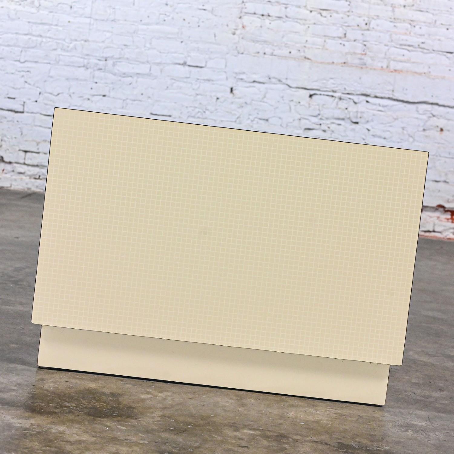1980s Modern Laminate Cube End Table Style of Milo Baughman for Thayer Coggin For Sale 9
