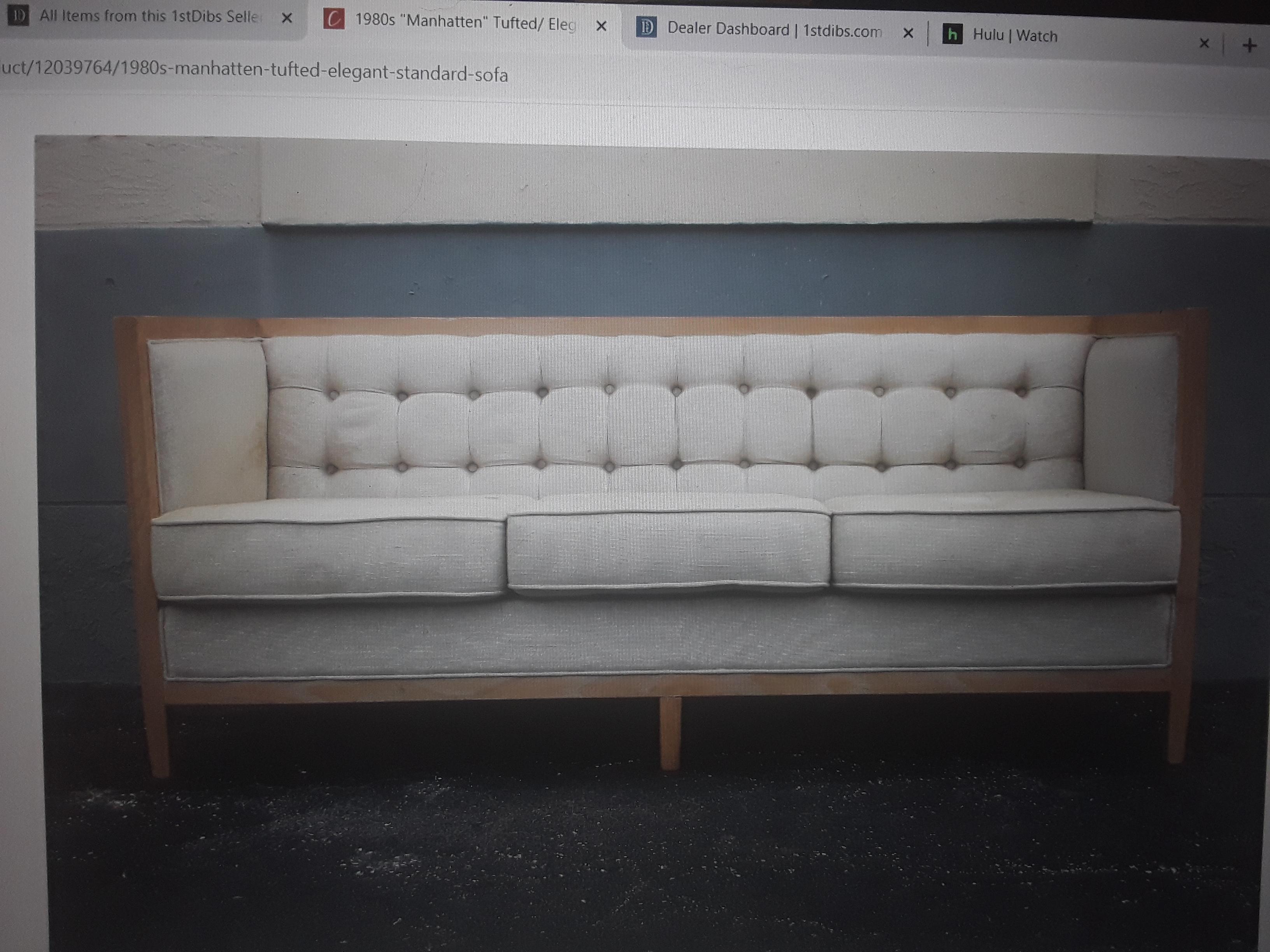 1980's Modern Manhattan Elegant Tufted Standard Sofa For Sale 3