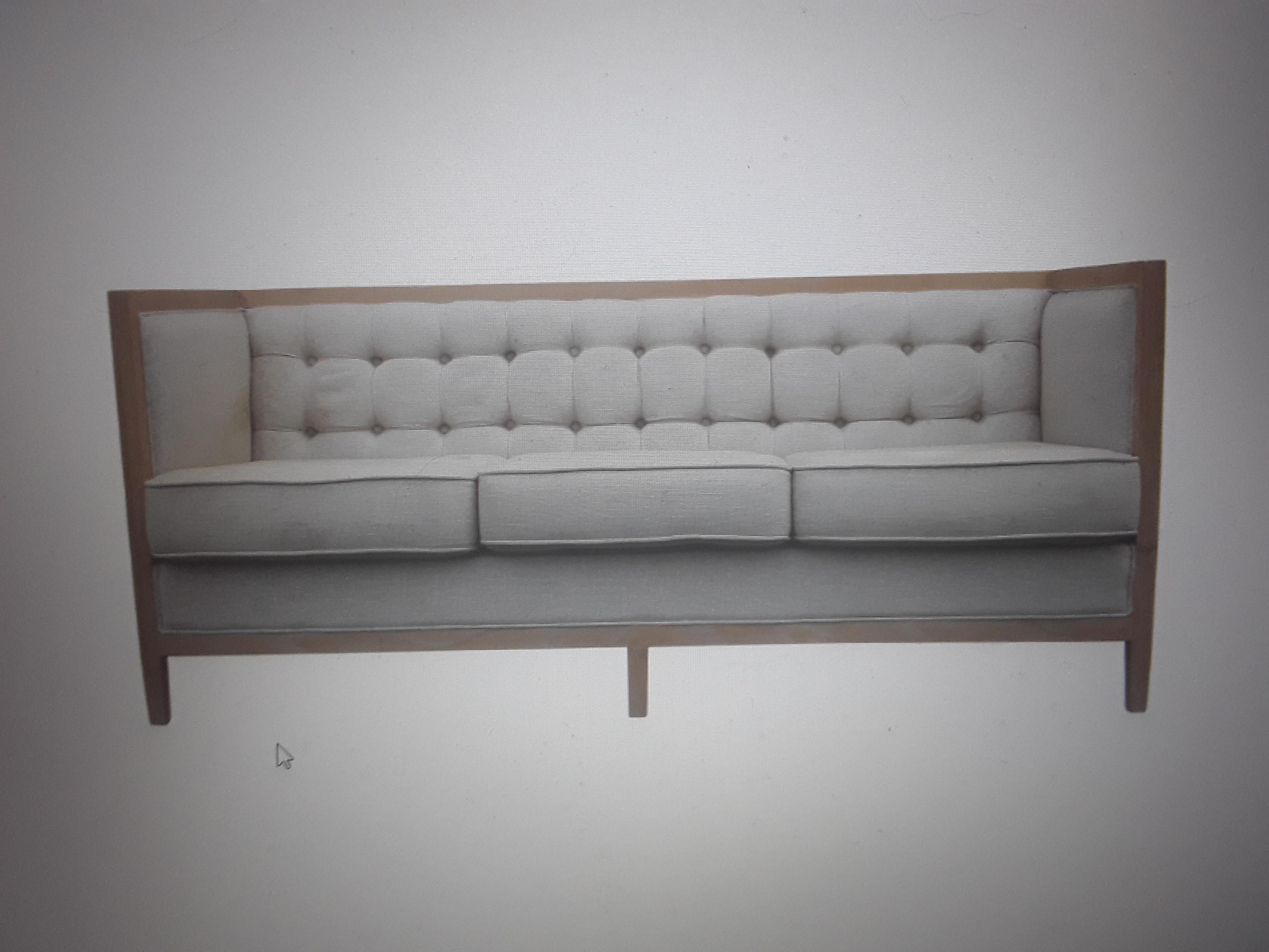 1980's Modern Manhattan Elegant Tufted Standard Sofa For Sale 4