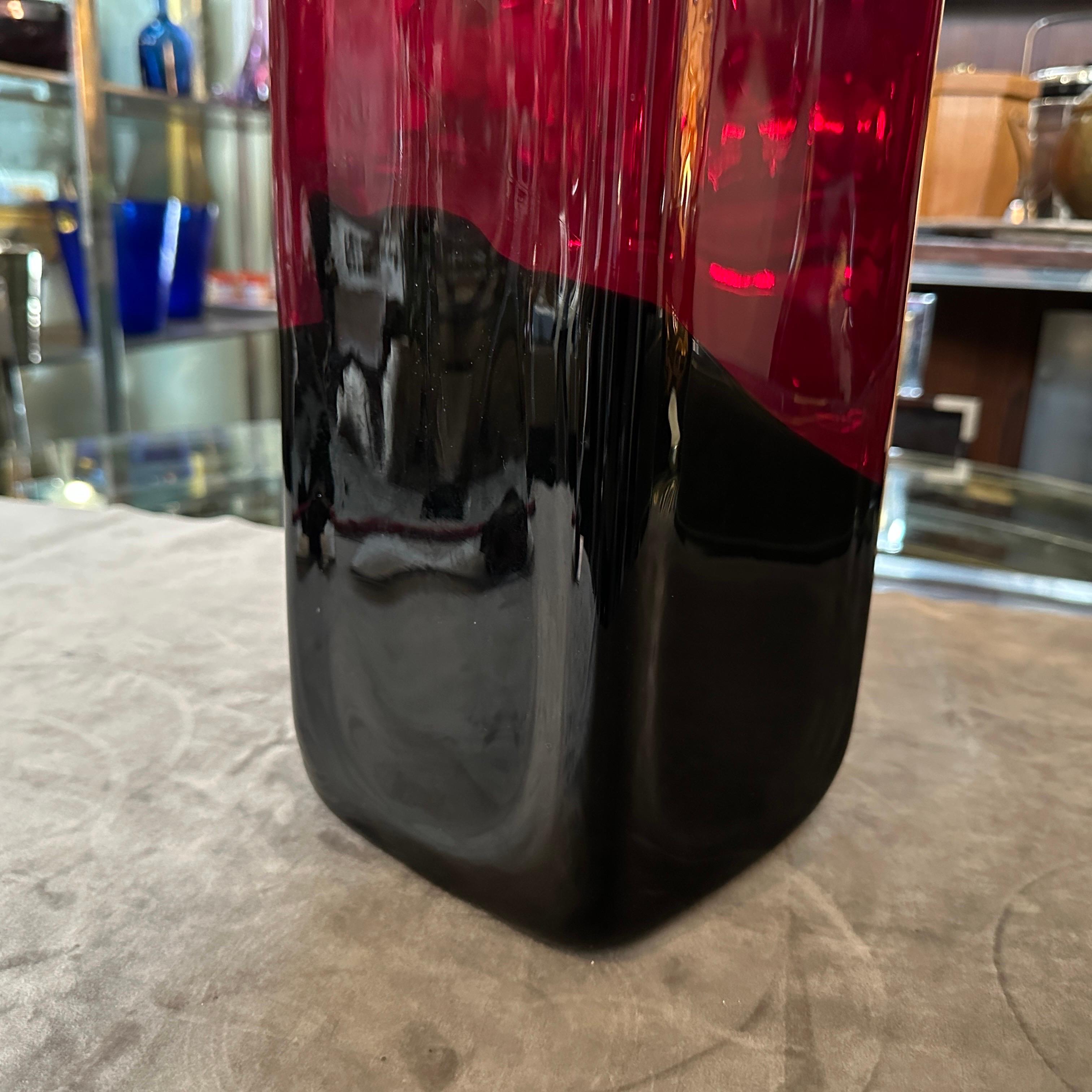 Vaso moderno anni '80 in vetro di Murano rosso e nero di Carlo Moretti in vendita 2