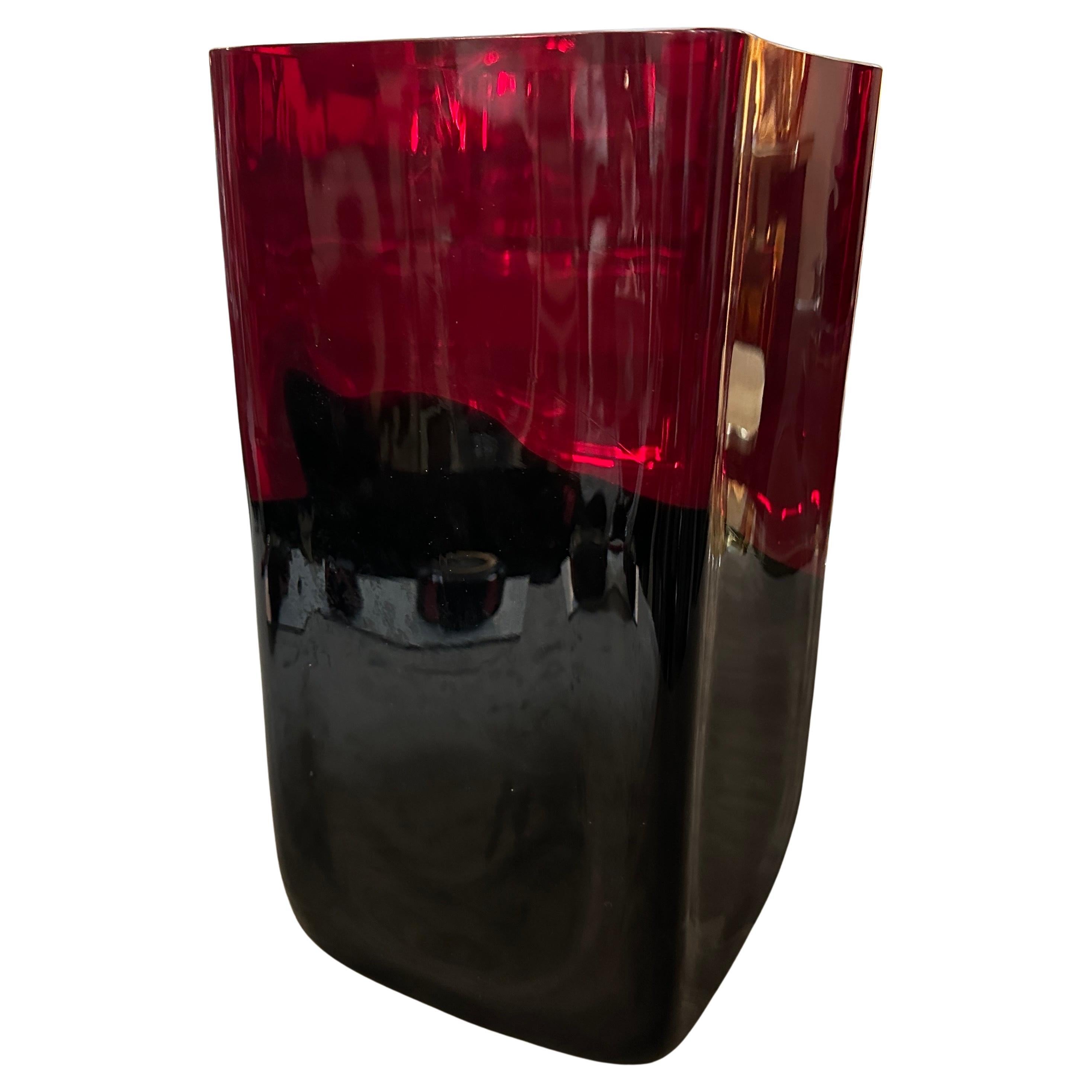 Vaso moderno anni '80 in vetro di Murano rosso e nero di Carlo Moretti in vendita