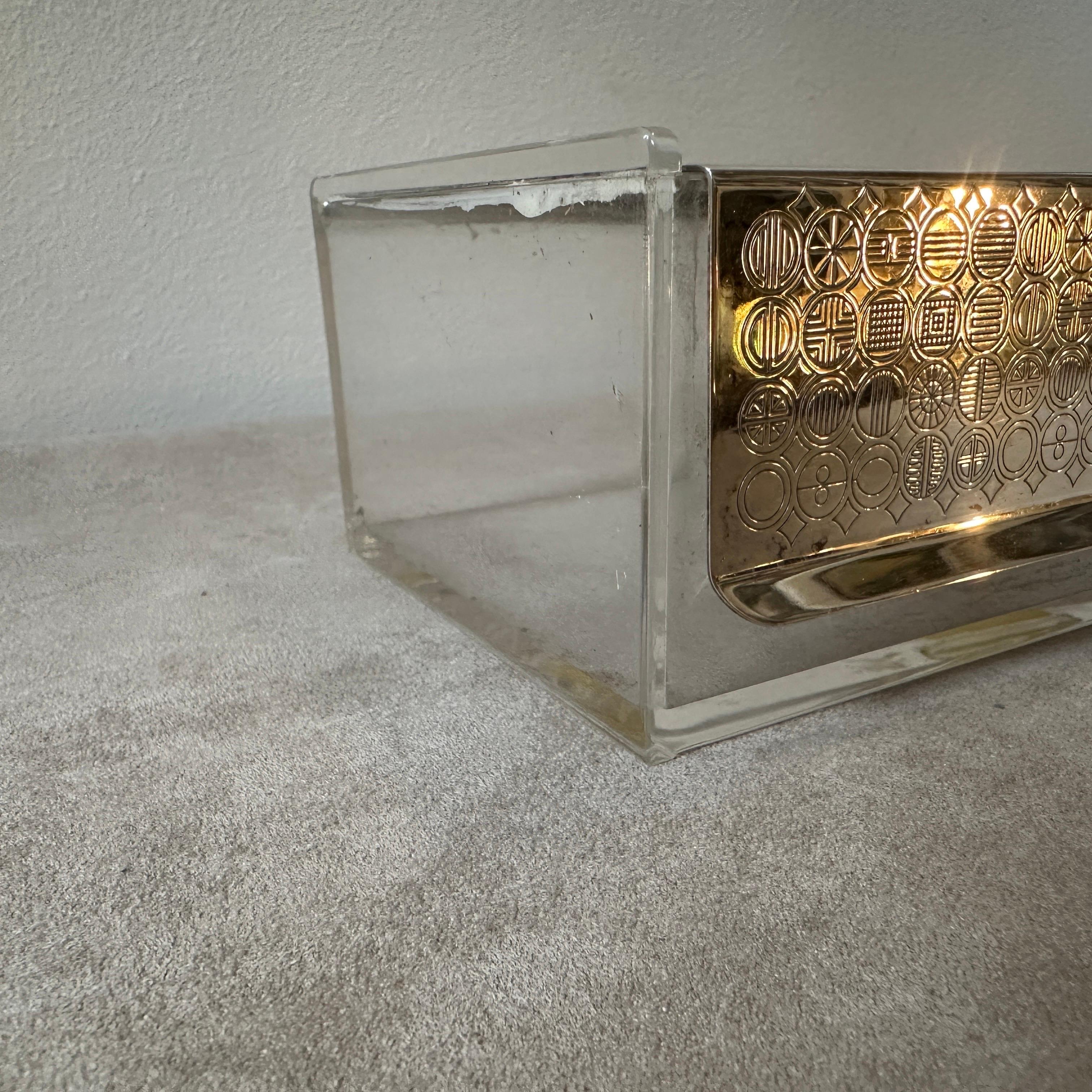 Tedesco Scatola di vanità tedesca rettangolare moderna degli anni '80 placcata in argento e plexiglass in vendita