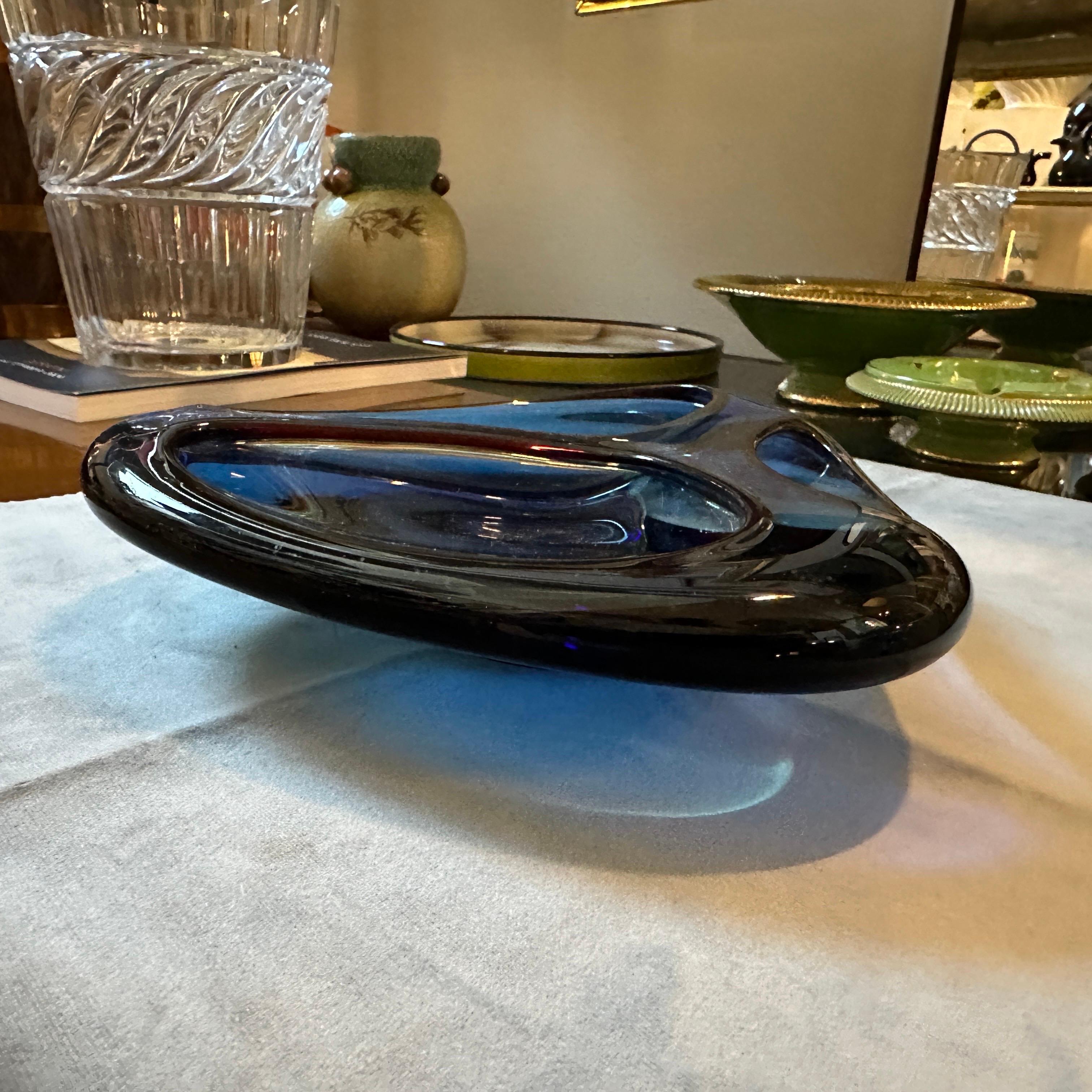 1980s Modernist Blue and Brown Murano Glass Triangular Ashtray For Sale 4