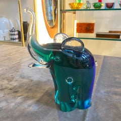 Éléphant moderniste en verre de Murano bleu et vert Sommerso des années 1980 par Vincenzo Nason