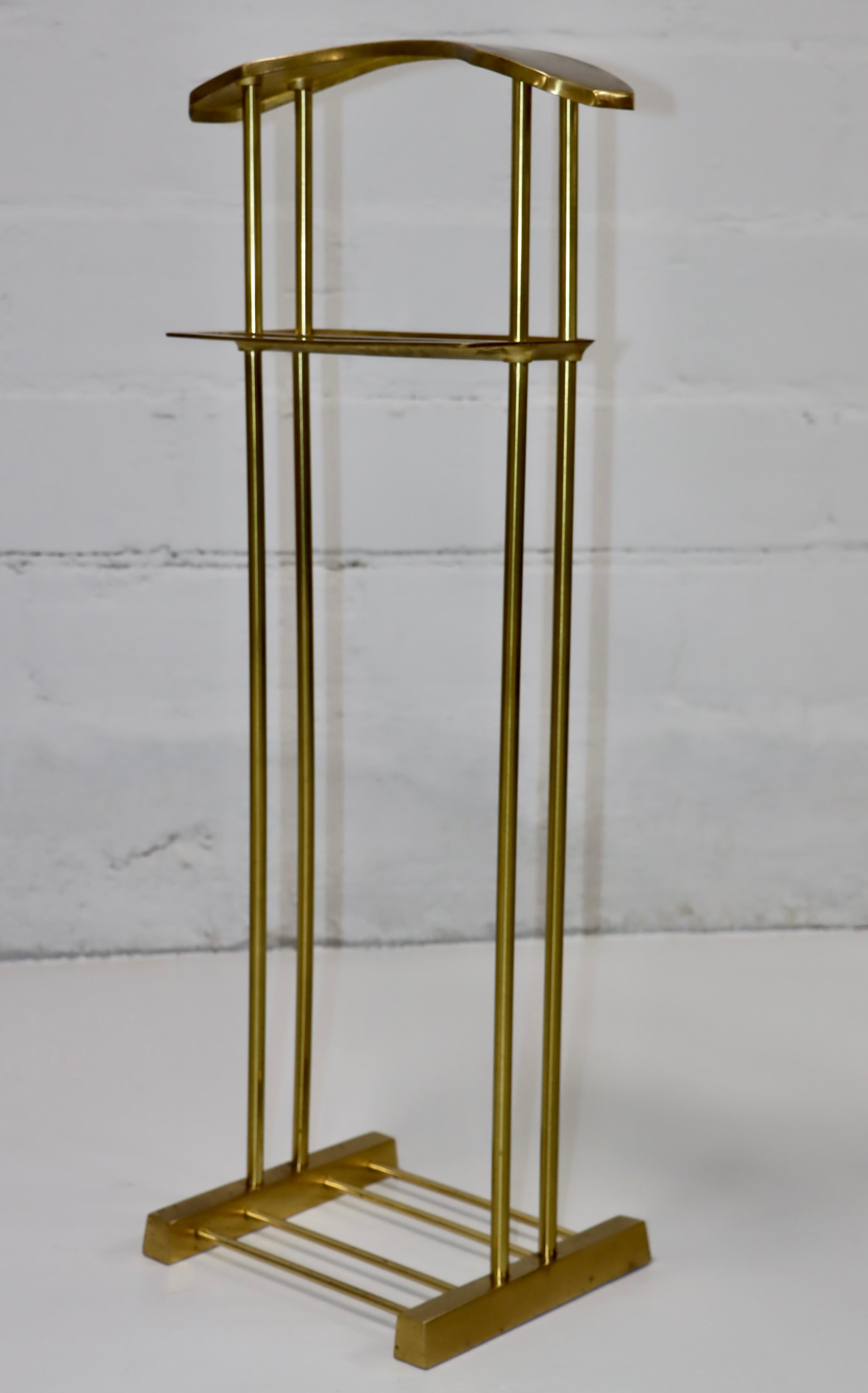 1980's Modernist Brass Valet Stand By Decorative Crafts Inc. For Sale 7