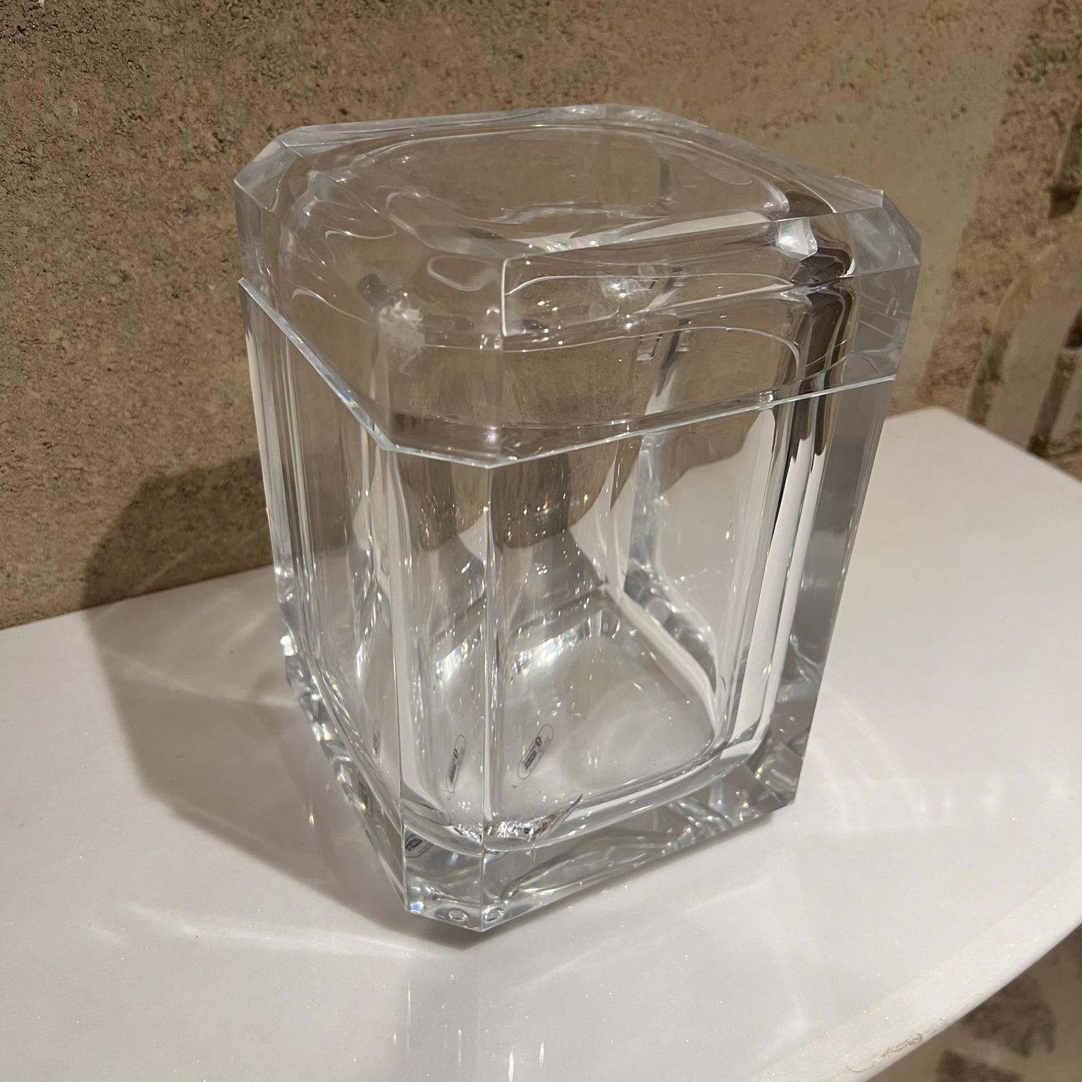 Late 20th Century 1980s Modernist Carlisle Lucite Ice Bucket Italian Alessandro Albrizzi Style For Sale