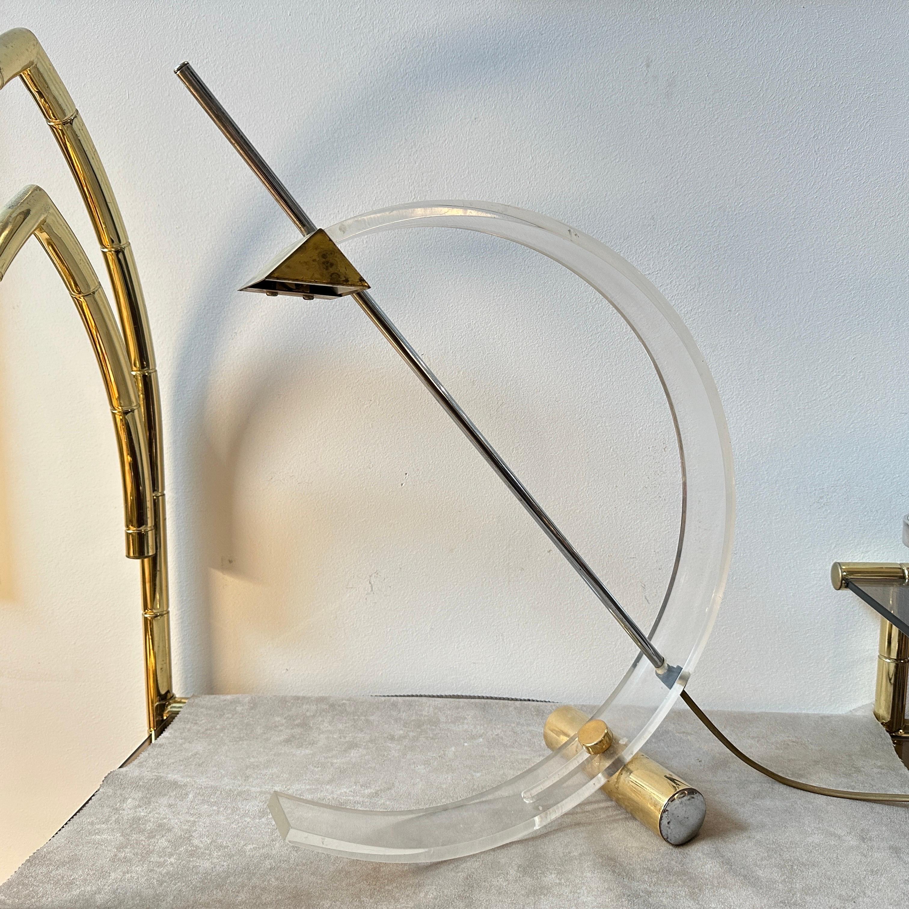 1980s Modernist Design Italian Arc Table Lamp In Good Condition For Sale In Aci Castello, IT