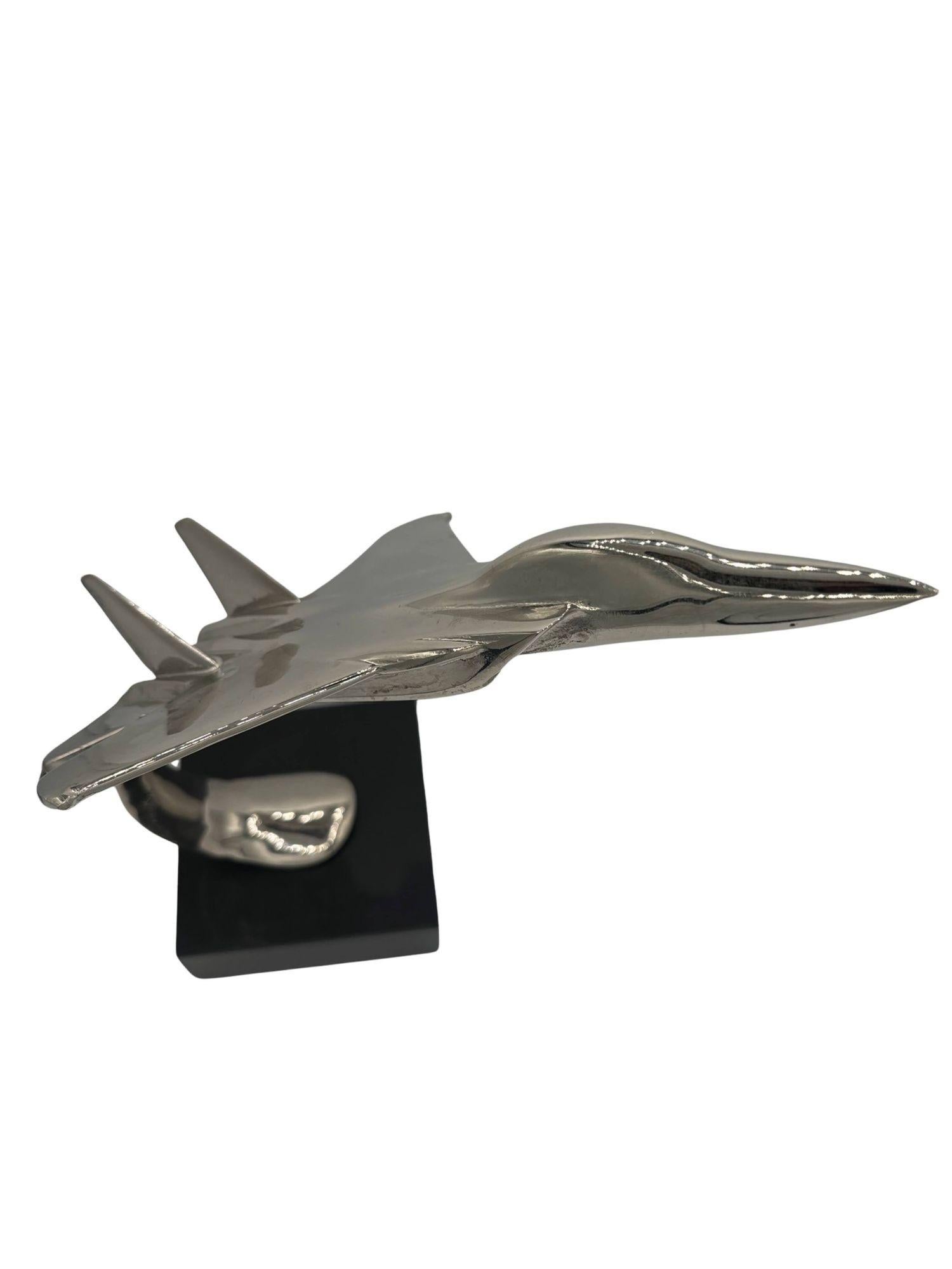 1980s Modernist Douglas F/A-18 Hornet Chrome Sculpture w/ Black Granite Base In Excellent Condition For Sale In Van Nuys, CA