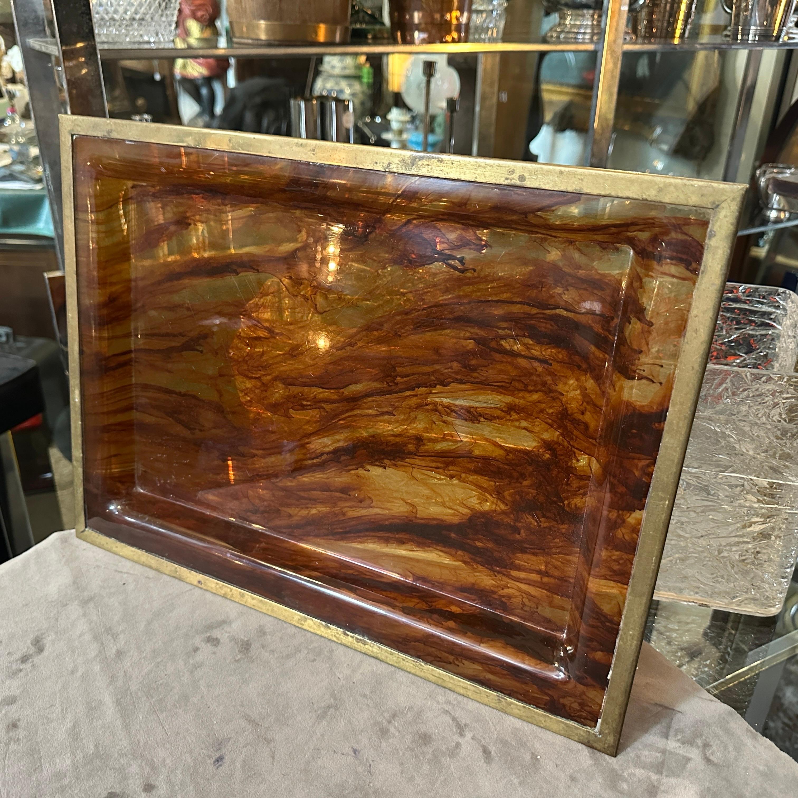 Plateau italien moderniste en lucite écaille de tortue fausse des années 1980 par Ulderico Cavinato en vente 5
