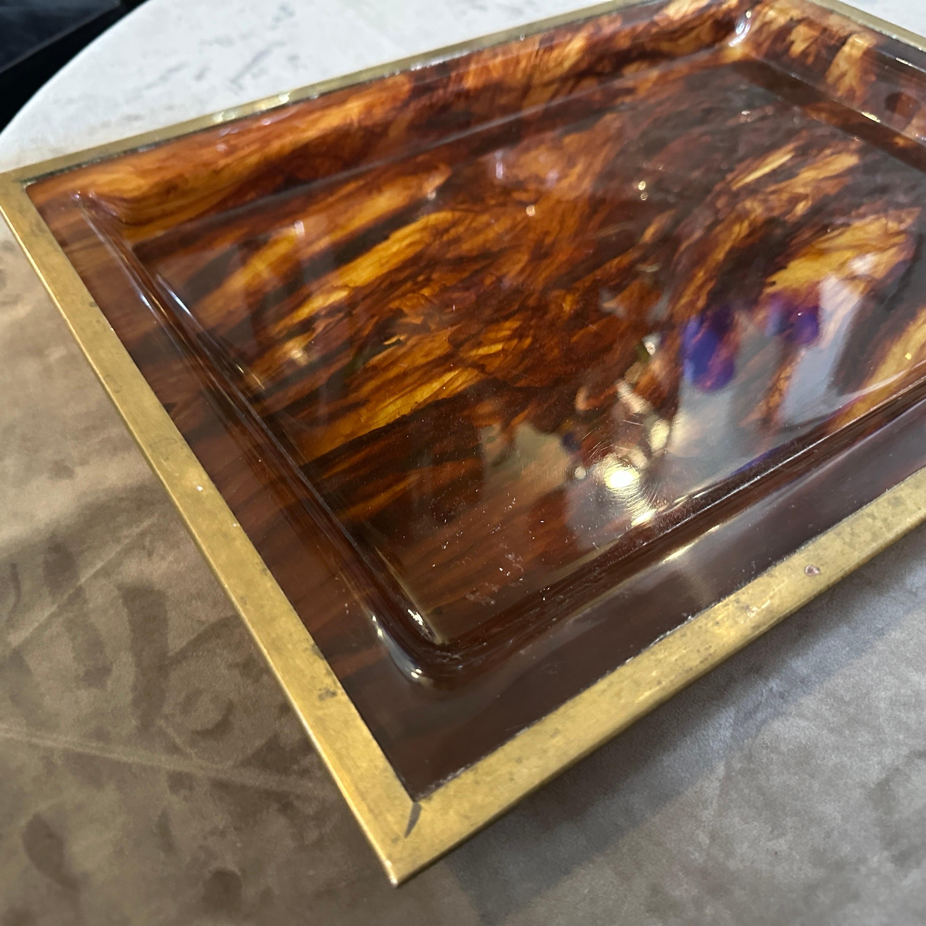 Plateau italien moderniste en lucite écaille de tortue fausse des années 1980 par Ulderico Cavinato Bon état - En vente à Aci Castello, IT