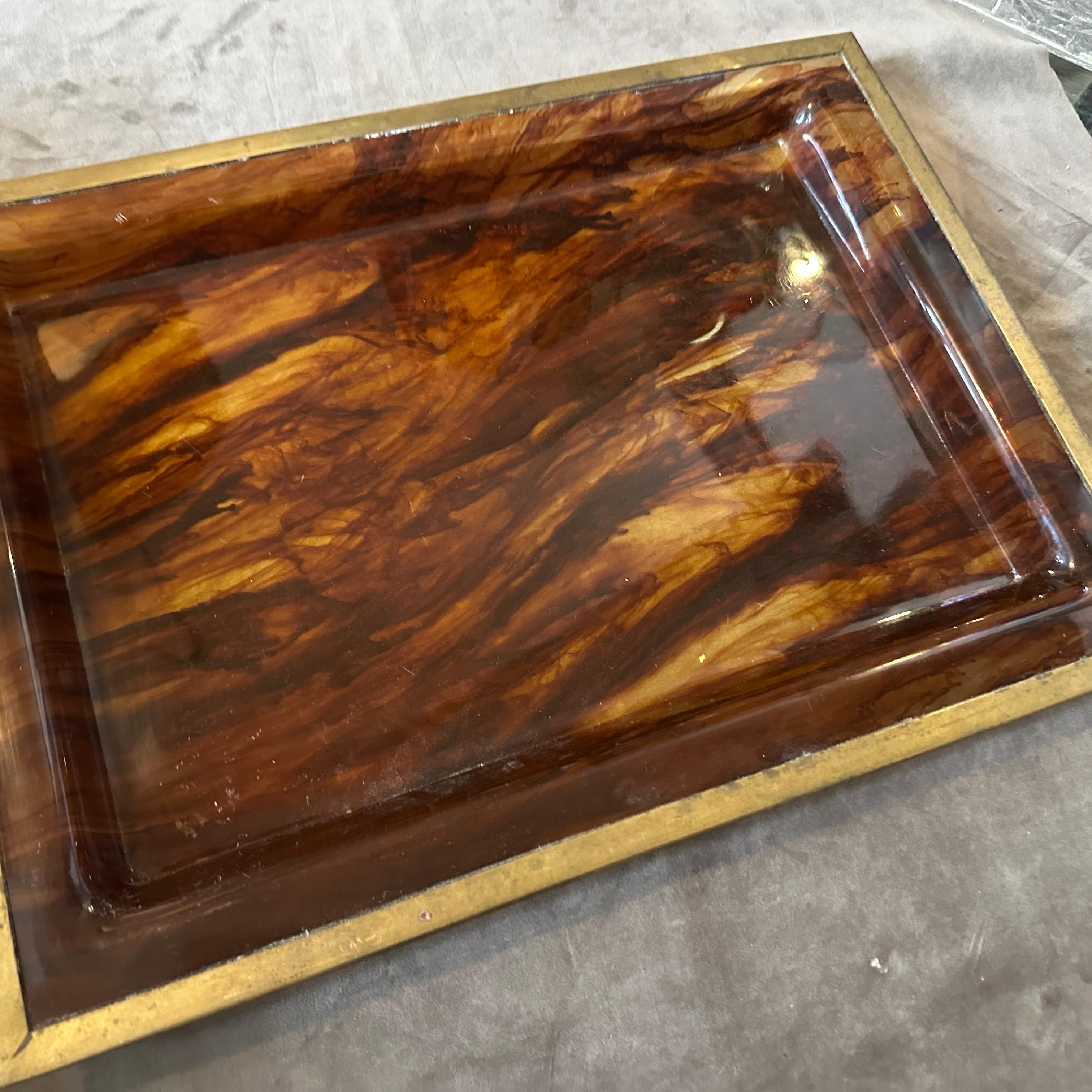 20ième siècle Plateau italien moderniste en lucite écaille de tortue fausse des années 1980 par Ulderico Cavinato en vente