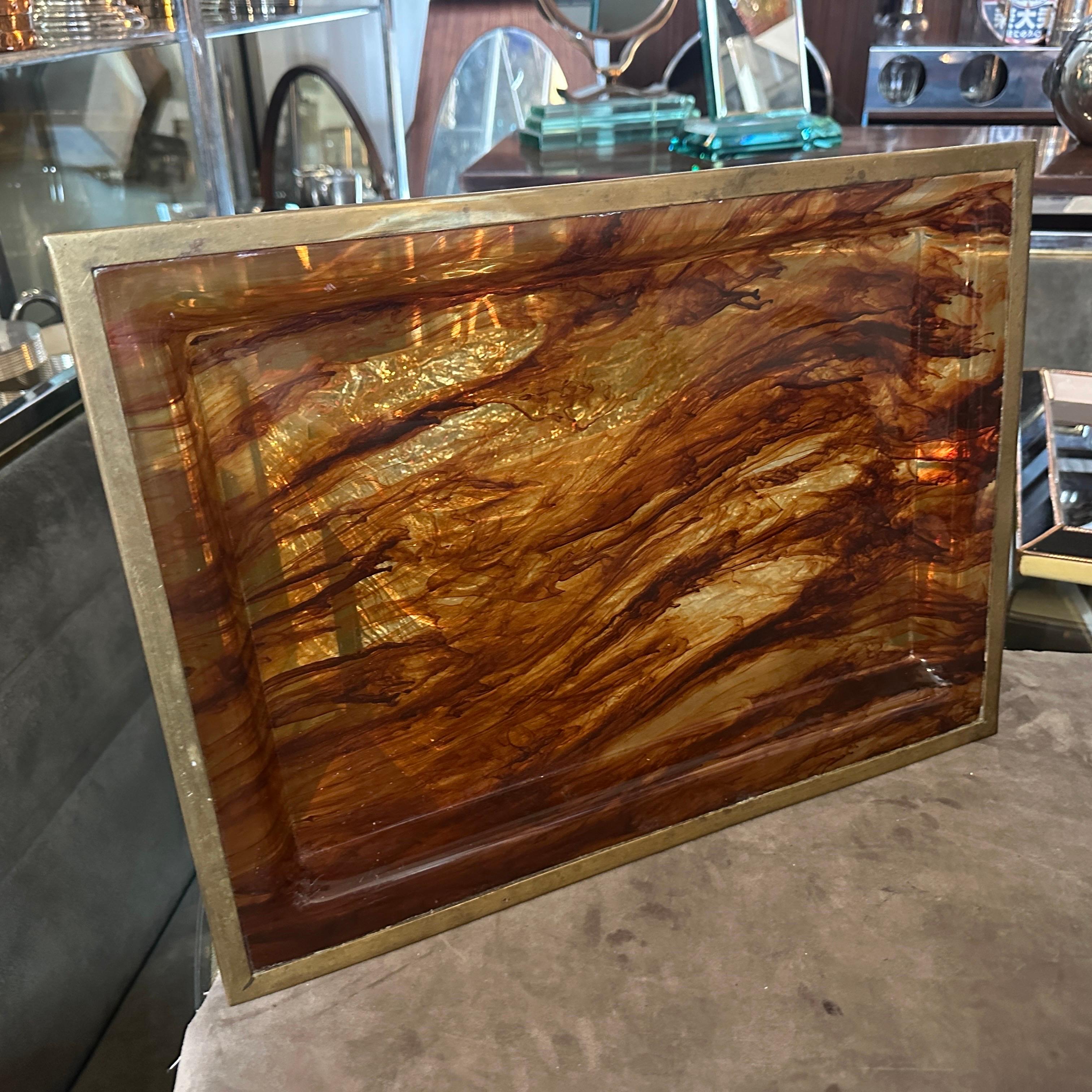 Plateau italien moderniste en lucite écaille de tortue fausse des années 1980 par Ulderico Cavinato en vente 1