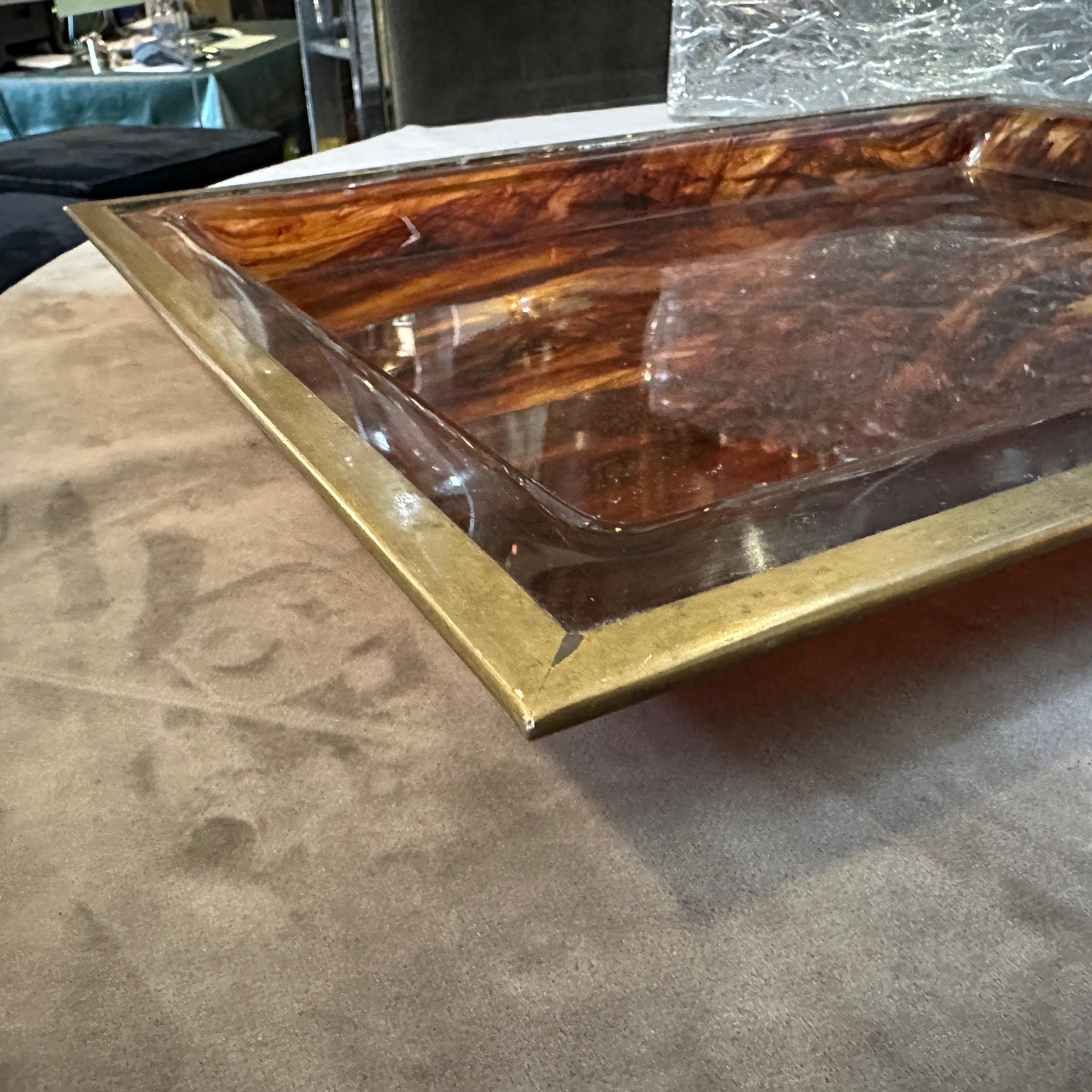 Plateau italien moderniste en lucite écaille de tortue fausse des années 1980 par Ulderico Cavinato en vente 3