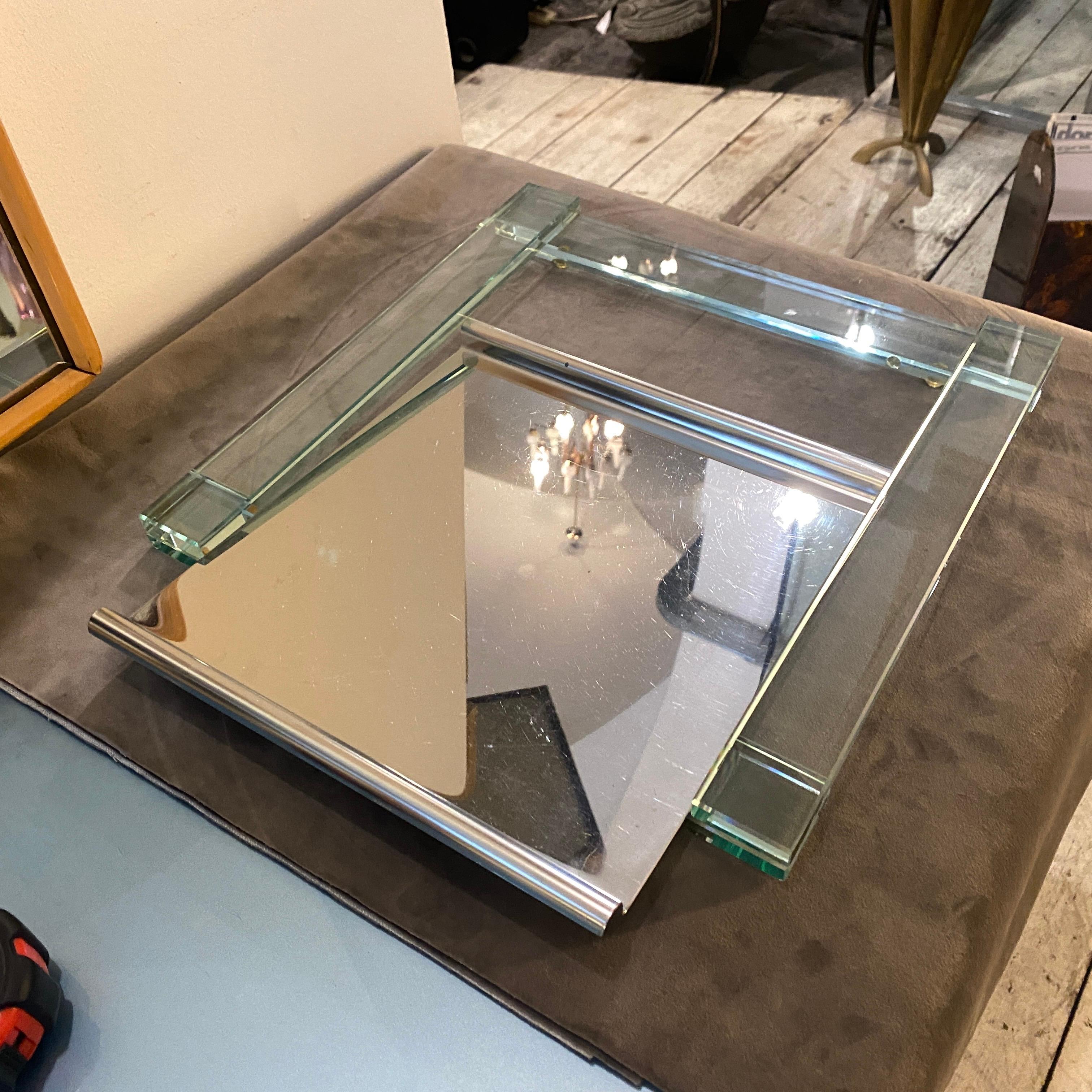Moderne 1980 Modernist Heavy Glass and Silver Plate Square Italian Tray (plateau italien carré en verre et métal argenté) en vente