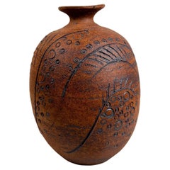 Vase en poterie moderniste Mel aux motifs abstraits texturés des années 1980