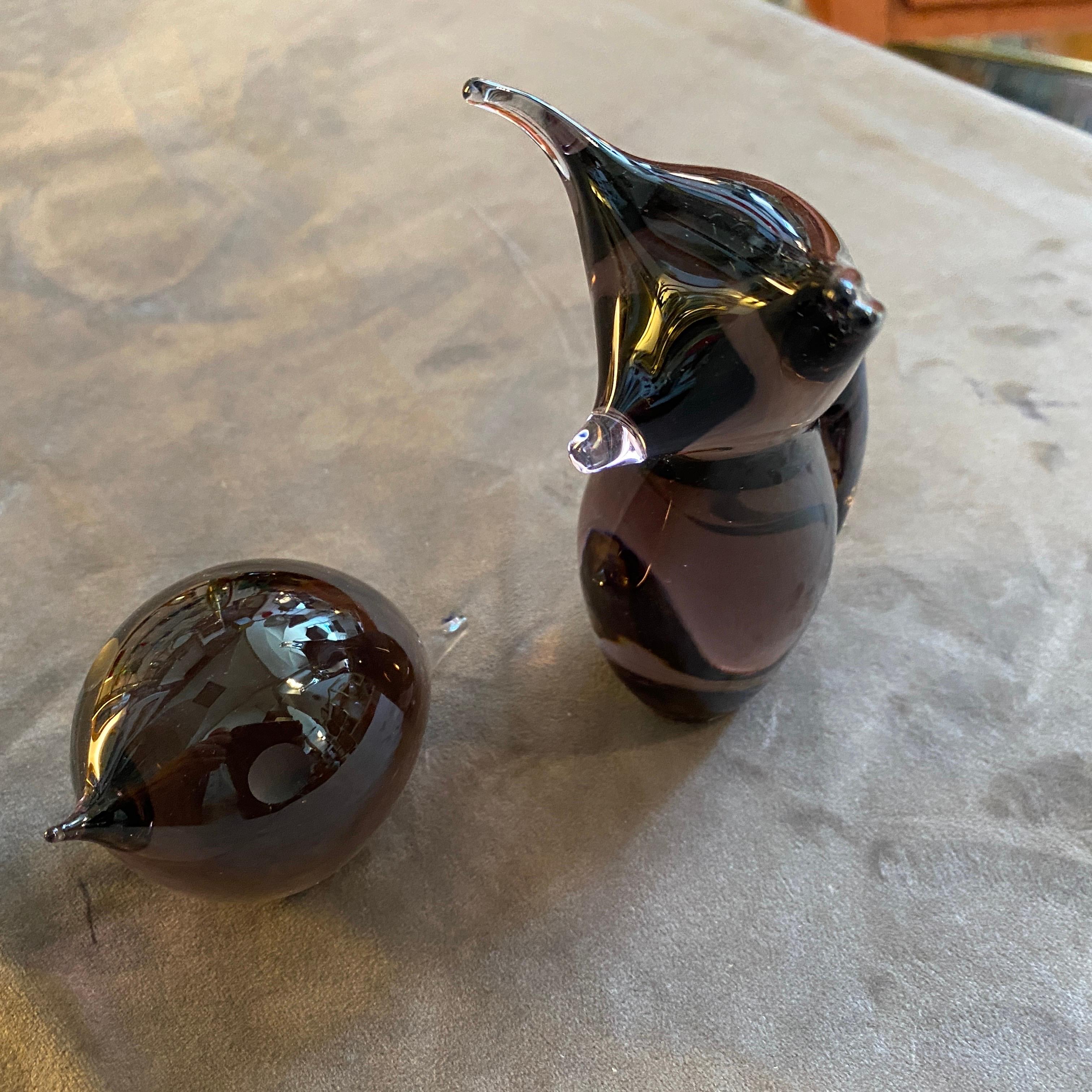 Figura in vetro ZeleznyBrod viola modernista degli anni '80 di un uccello e una volpe di M. I. Janku in vendita 3