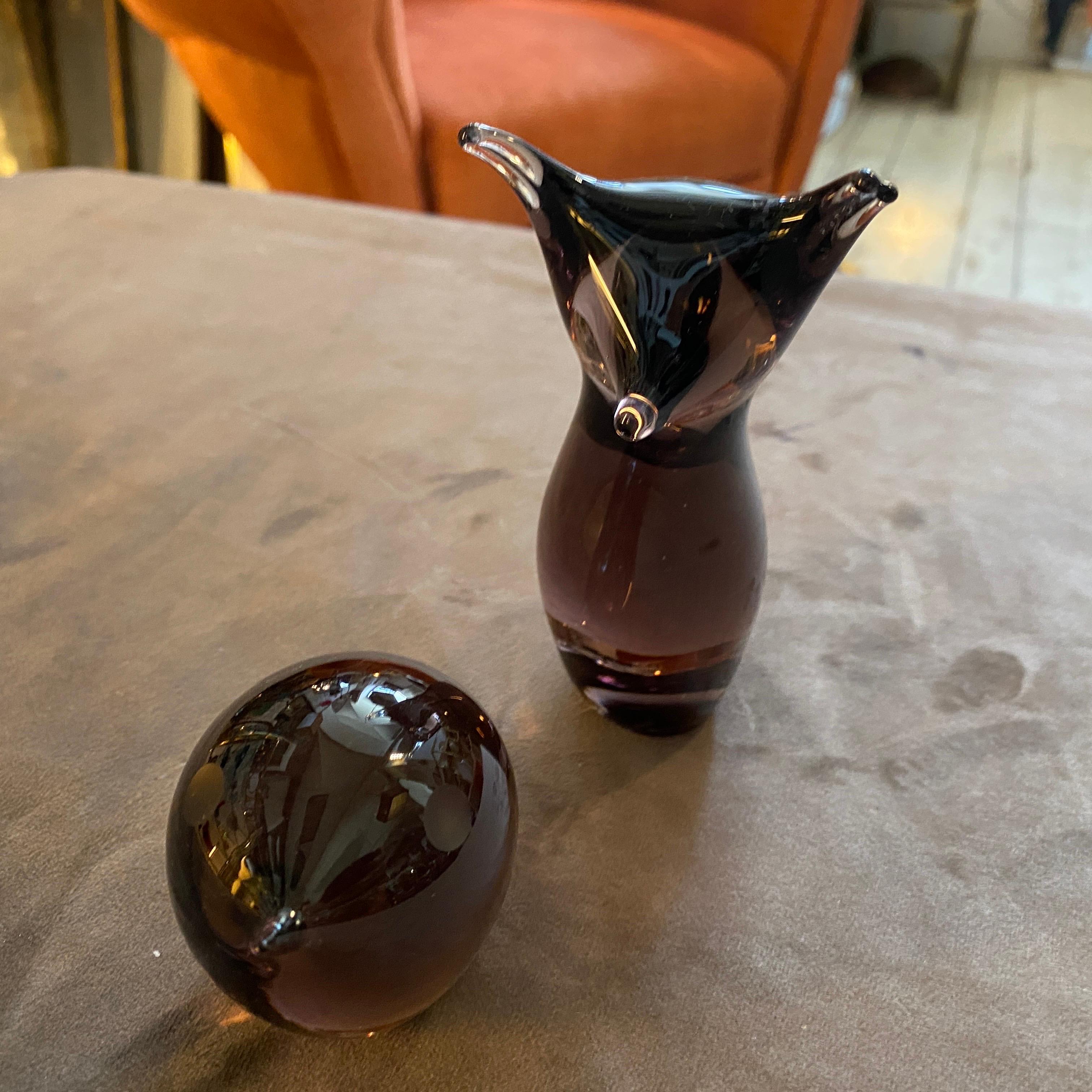 Ceco Figura in vetro ZeleznyBrod viola modernista degli anni '80 di un uccello e una volpe di M. I. Janku in vendita