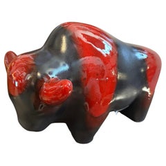 1980er Modernist Rot und Schwarz Fett Lava Keramik Deutsch Bison