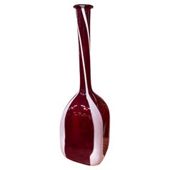 Vaso di vetro di Murano alto rosso e bianco modernista degli anni '80 di Carlo Moretti