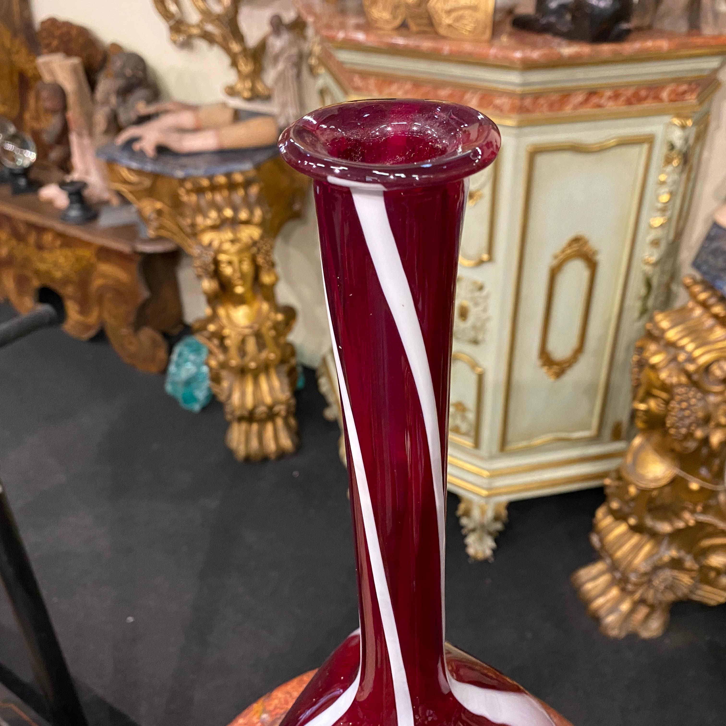 Italian 1980s Modernist Red and White Tall Murano Glass Bottle Vase by Carlo Moretti For Sale