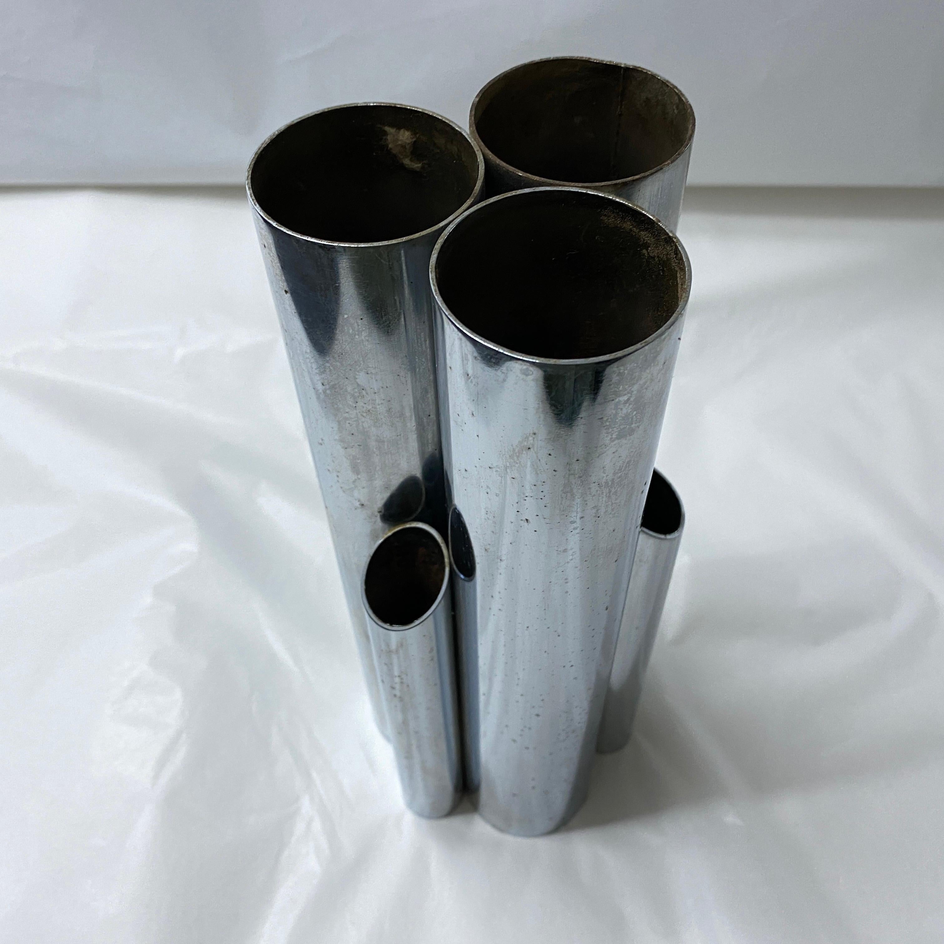 1980s Modernist Silver Plated Italian Multi Vase in the Manner of Giò Ponti In Good Condition For Sale In Aci Castello, IT