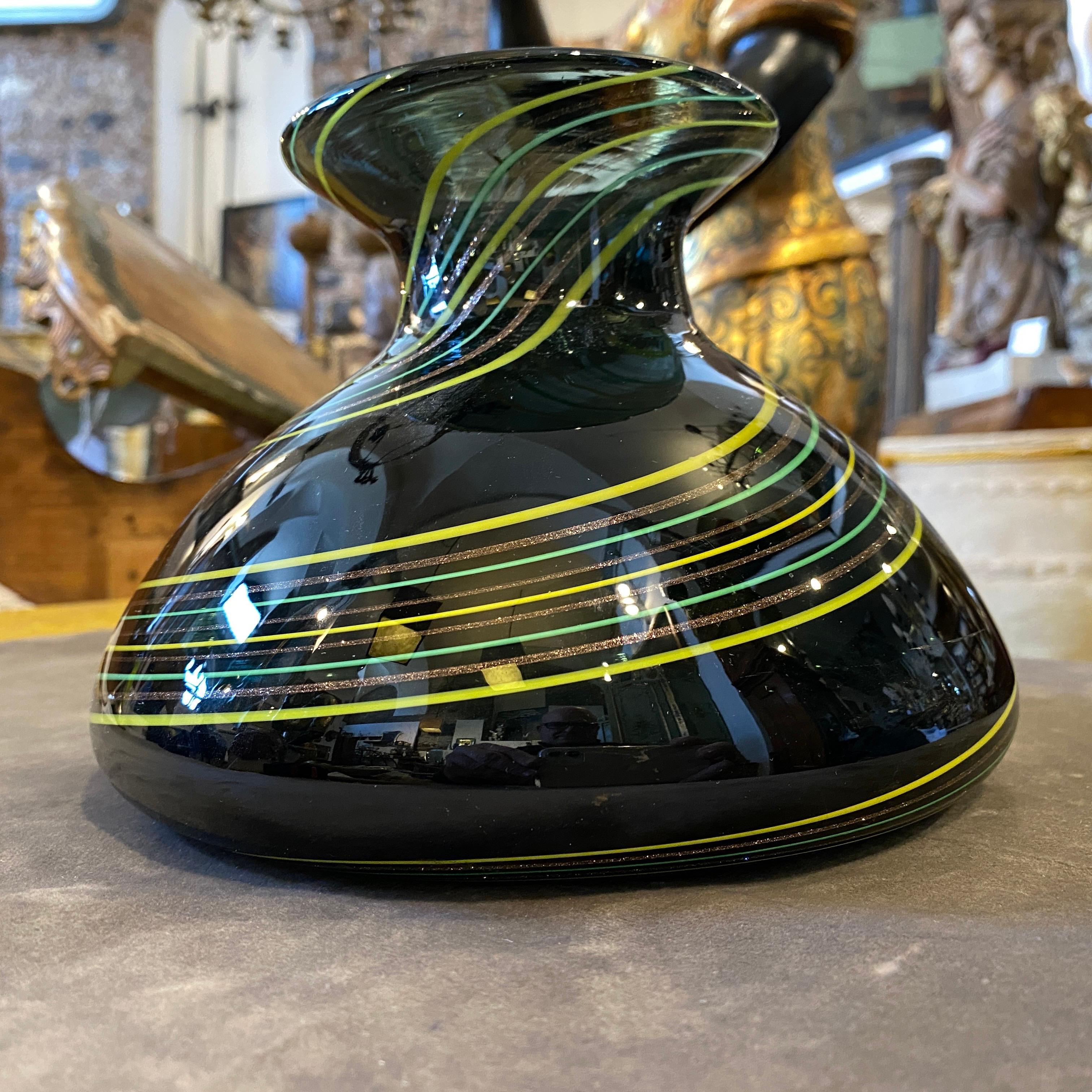 Vase en verre de Murano rayé moderniste des années 1980 en vente 2
