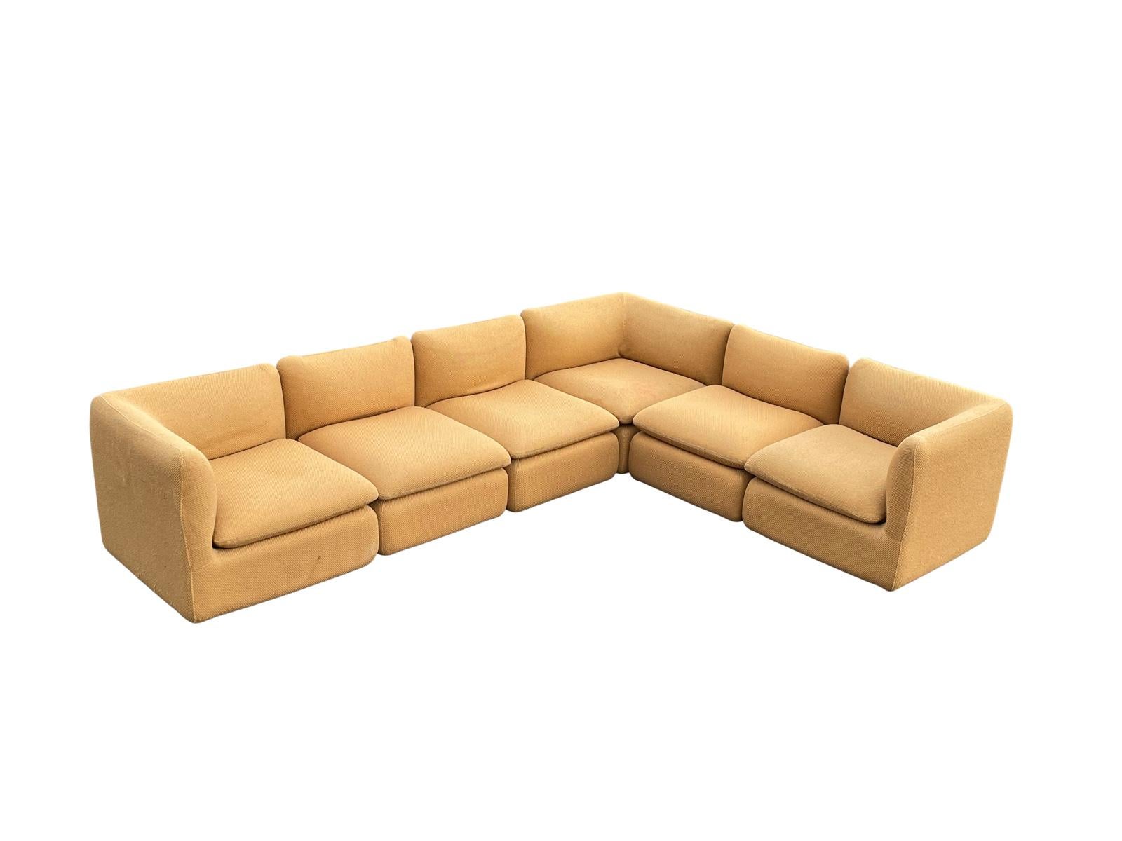 1980s Modular Ganging ELYSÉE Sofa Unit Sectional by Steelcase  In Good Condition For Sale In Bensalem, PA