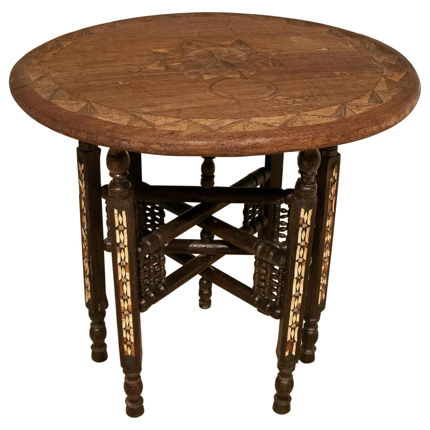 1980s Moroccan Hand Carved Round Wooden Inlay Table For Sale