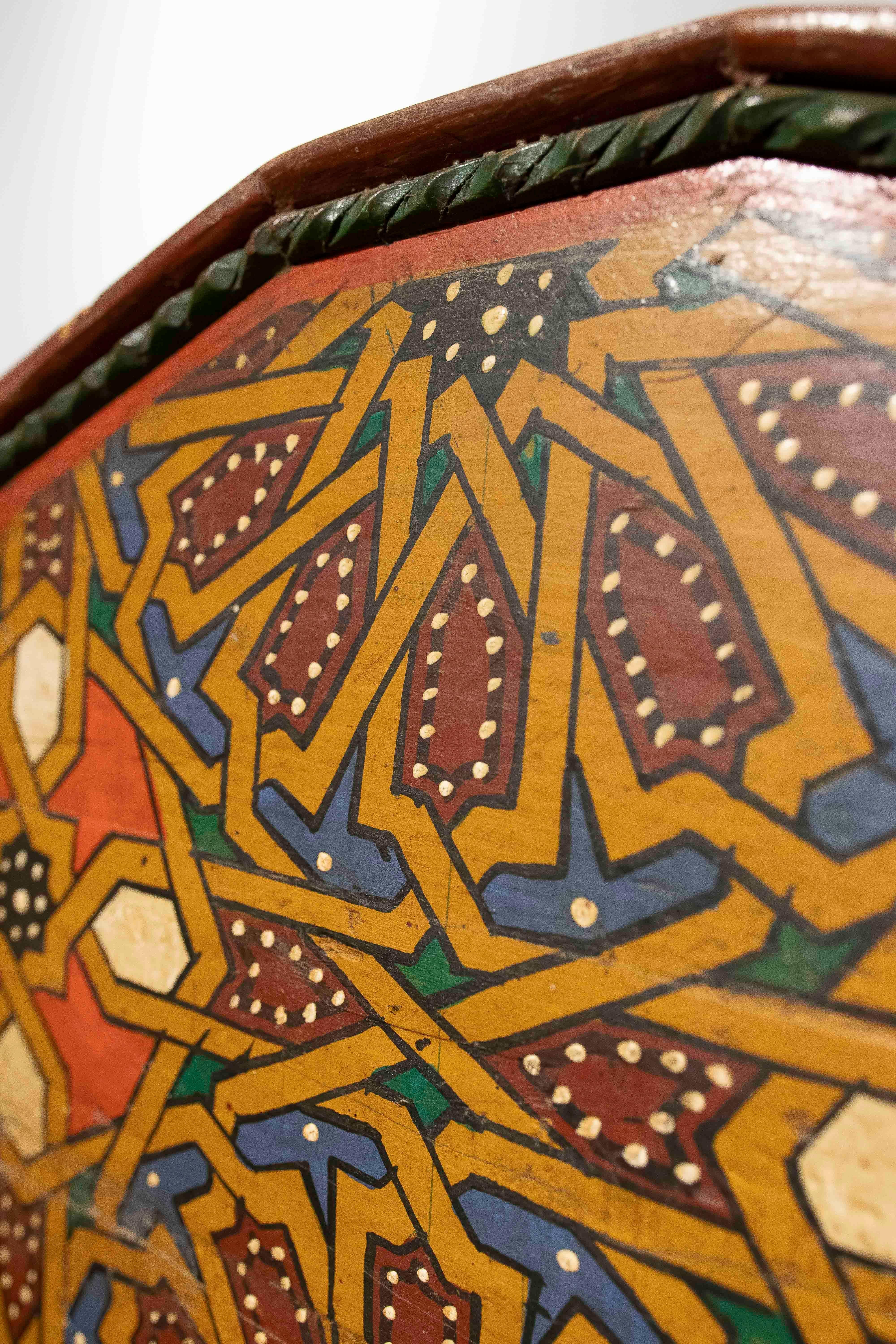 Bois Miroir marocain polychrome des années 1980 avec design géométrique fait à la main en vente