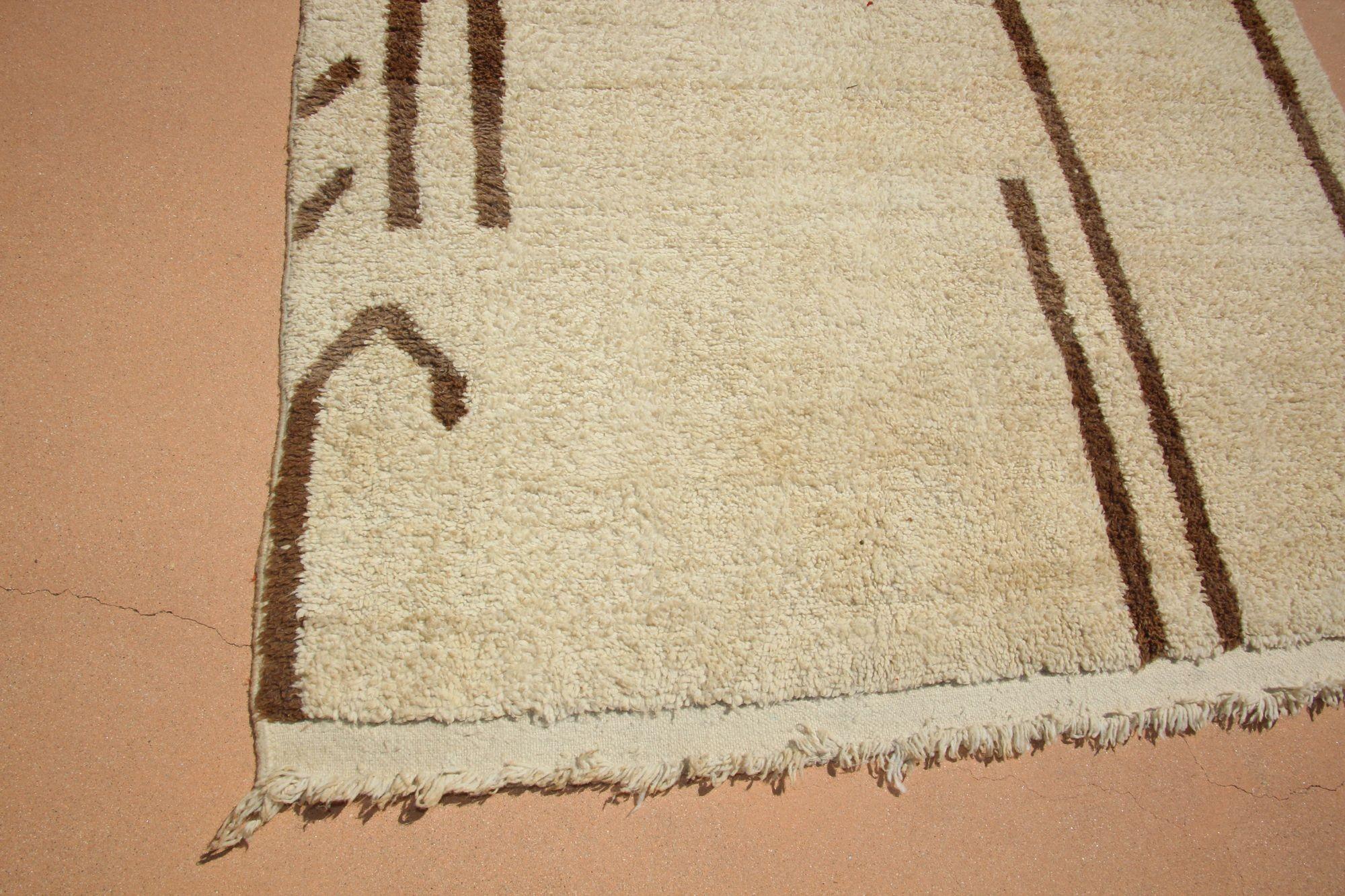 1980s Moroccan Vintage Beni Ouarain Rug North Africa 5