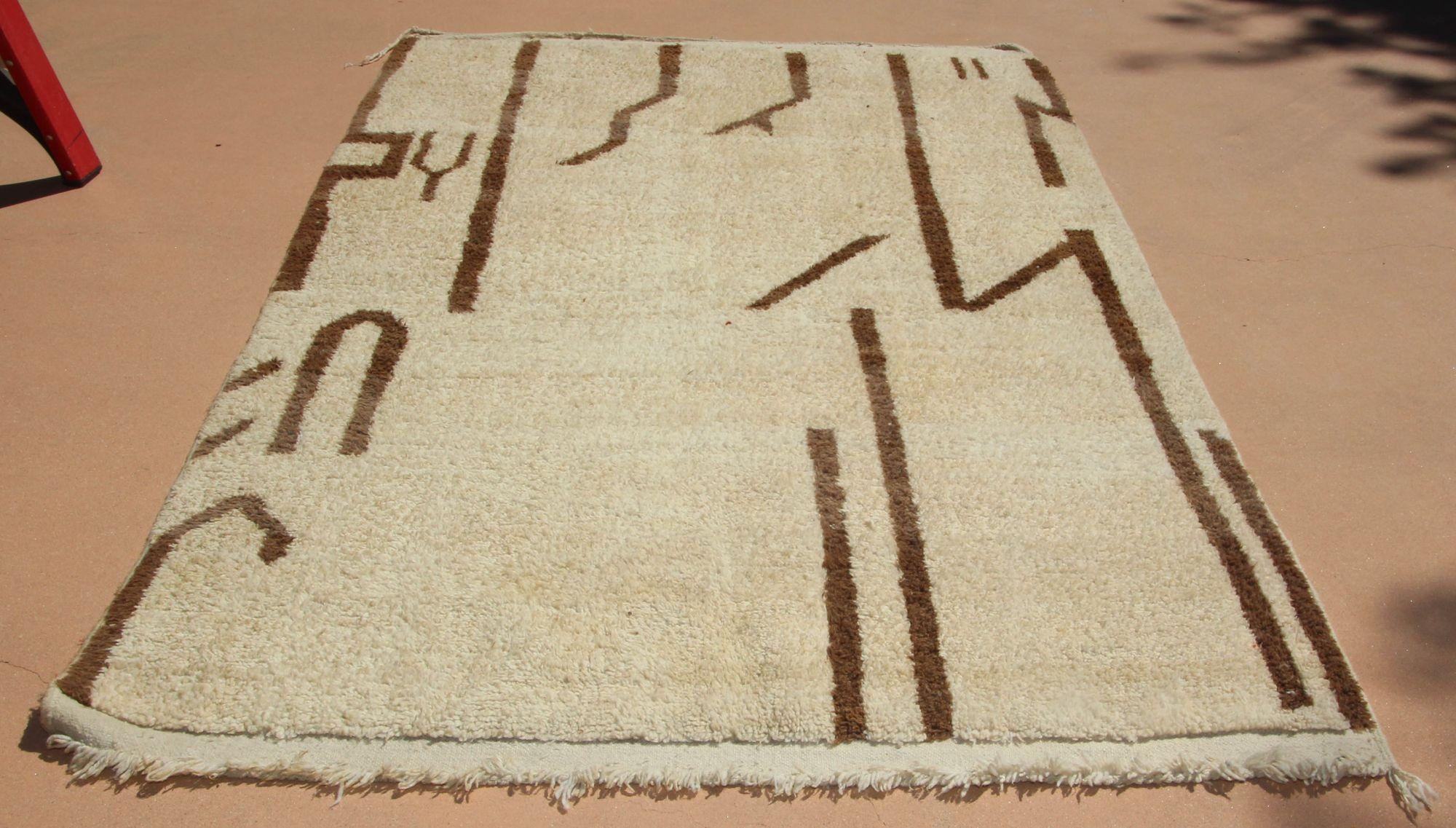 1980s Moroccan Vintage Beni Ouarain Rug North Africa 6