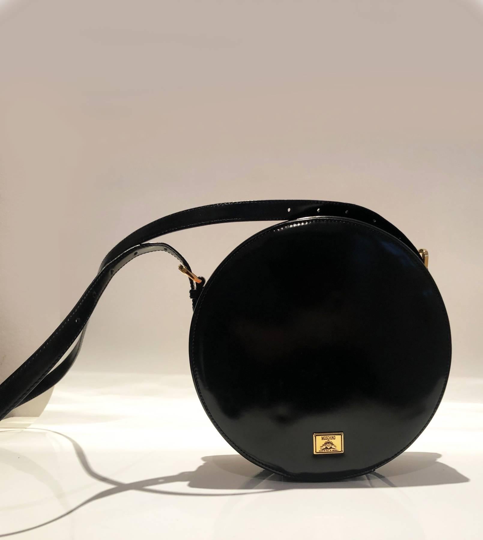 1980s Moschino acid face smiley shoulder bag In Good Condition In London, GB