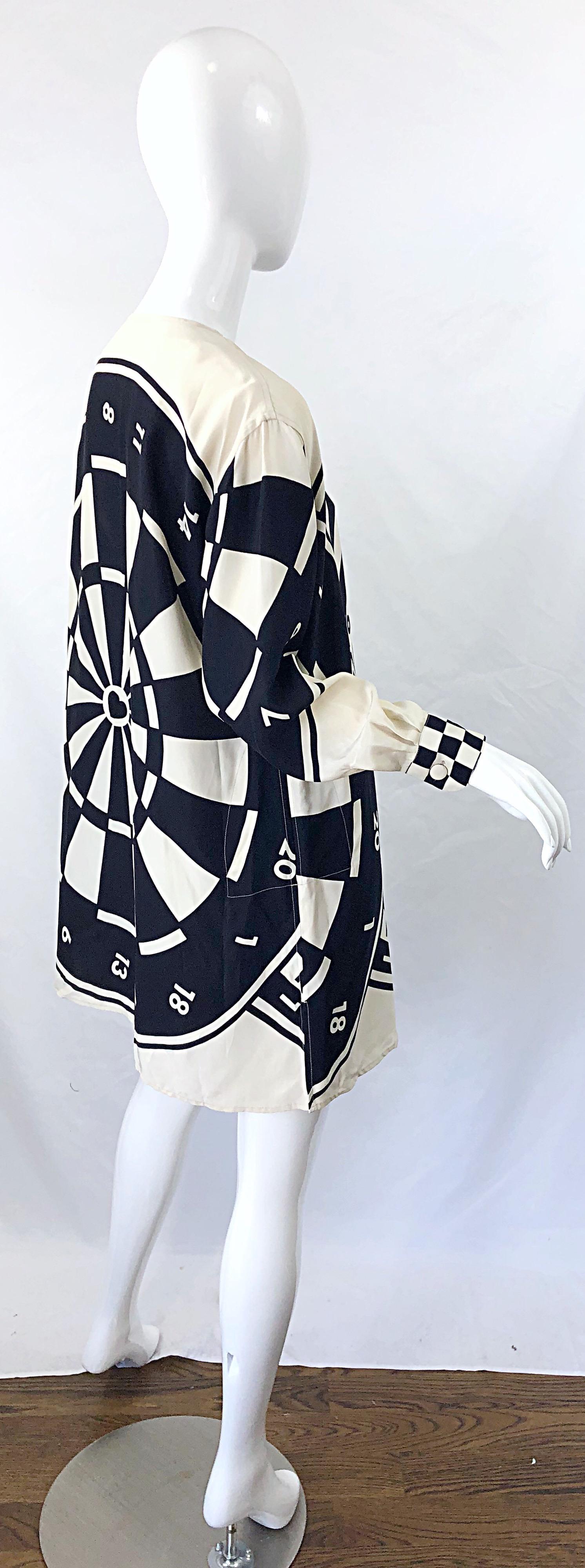 1980er Moschino Cheap & Chic Bullseye Schwarz und Weiß Größe 8 Vintage Tunika Kleid im Angebot 9