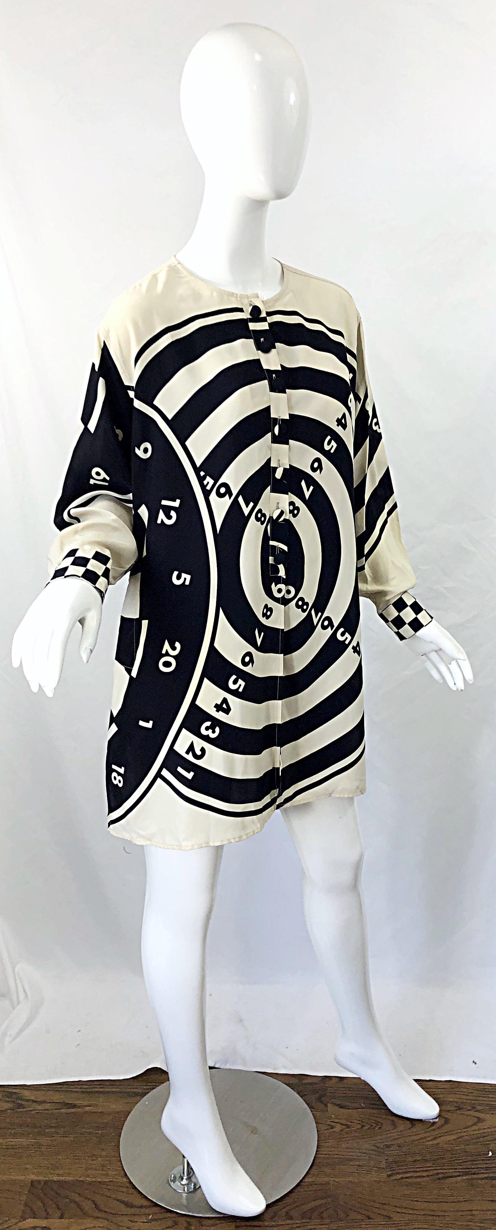 1980er Moschino Cheap & Chic Bullseye Schwarz und Weiß Größe 8 Vintage Tunika Kleid im Angebot 10