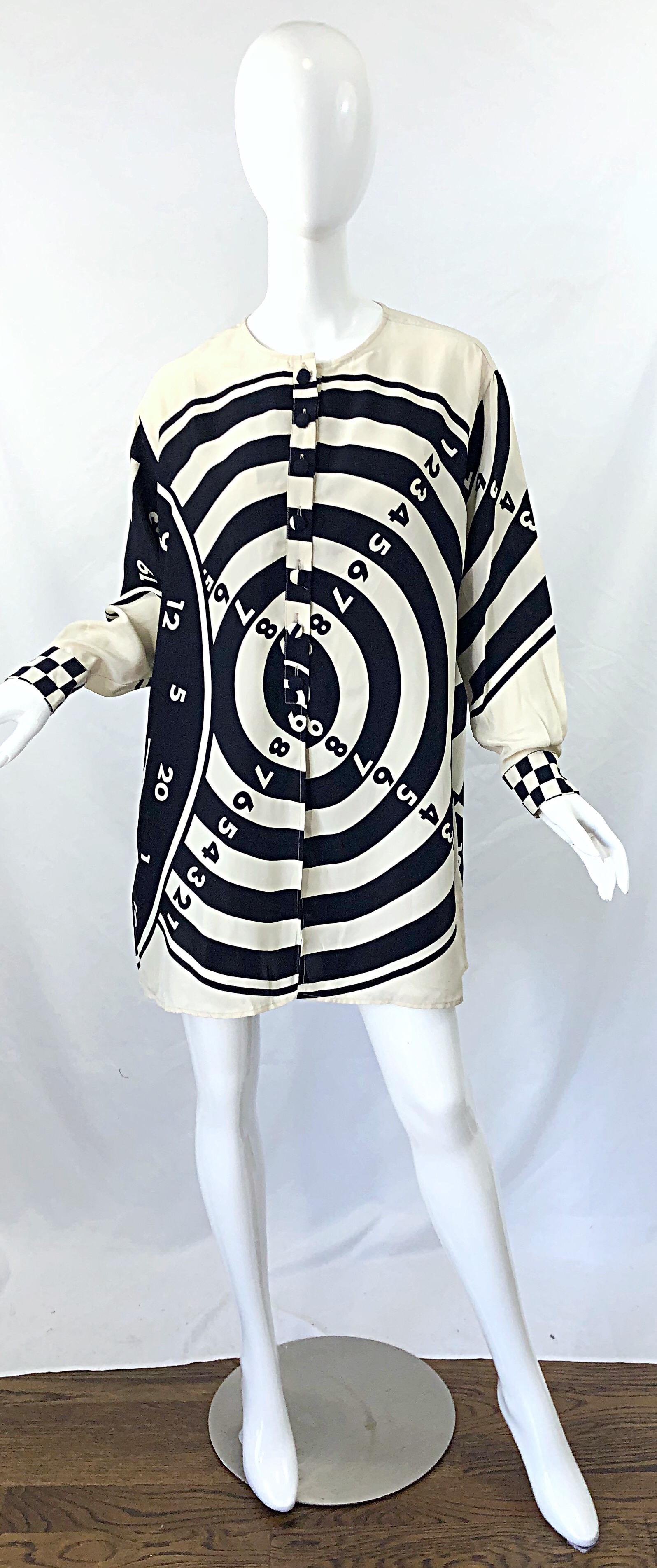 1980er Moschino Cheap & Chic Bullseye Schwarz und Weiß Größe 8 Vintage Tunika Kleid im Angebot 12