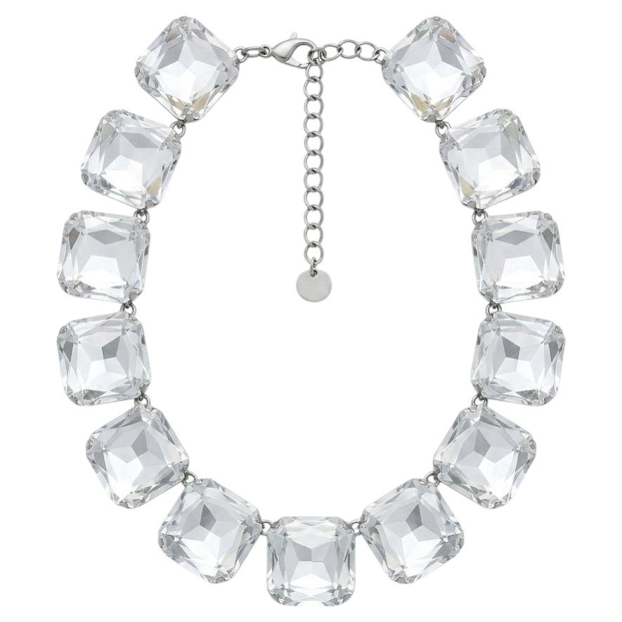 What is statement jewelry?