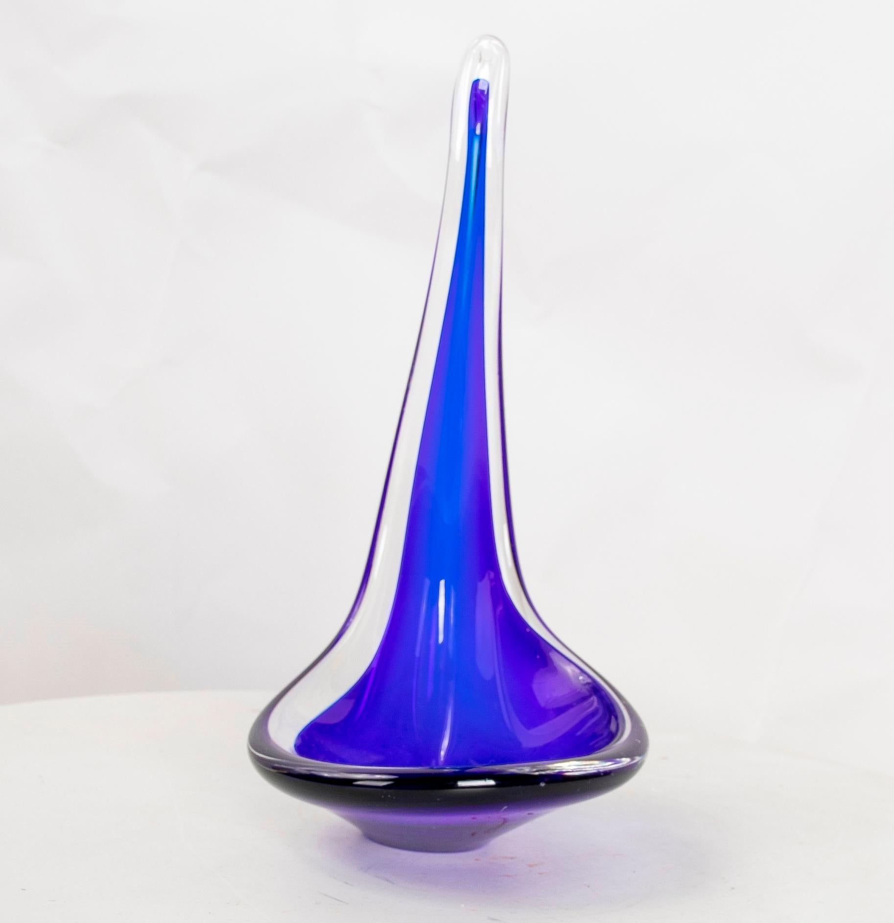 Murano-Glasskulptur aus den 1980er Jahren für einen Tisch in Blautönen.
 