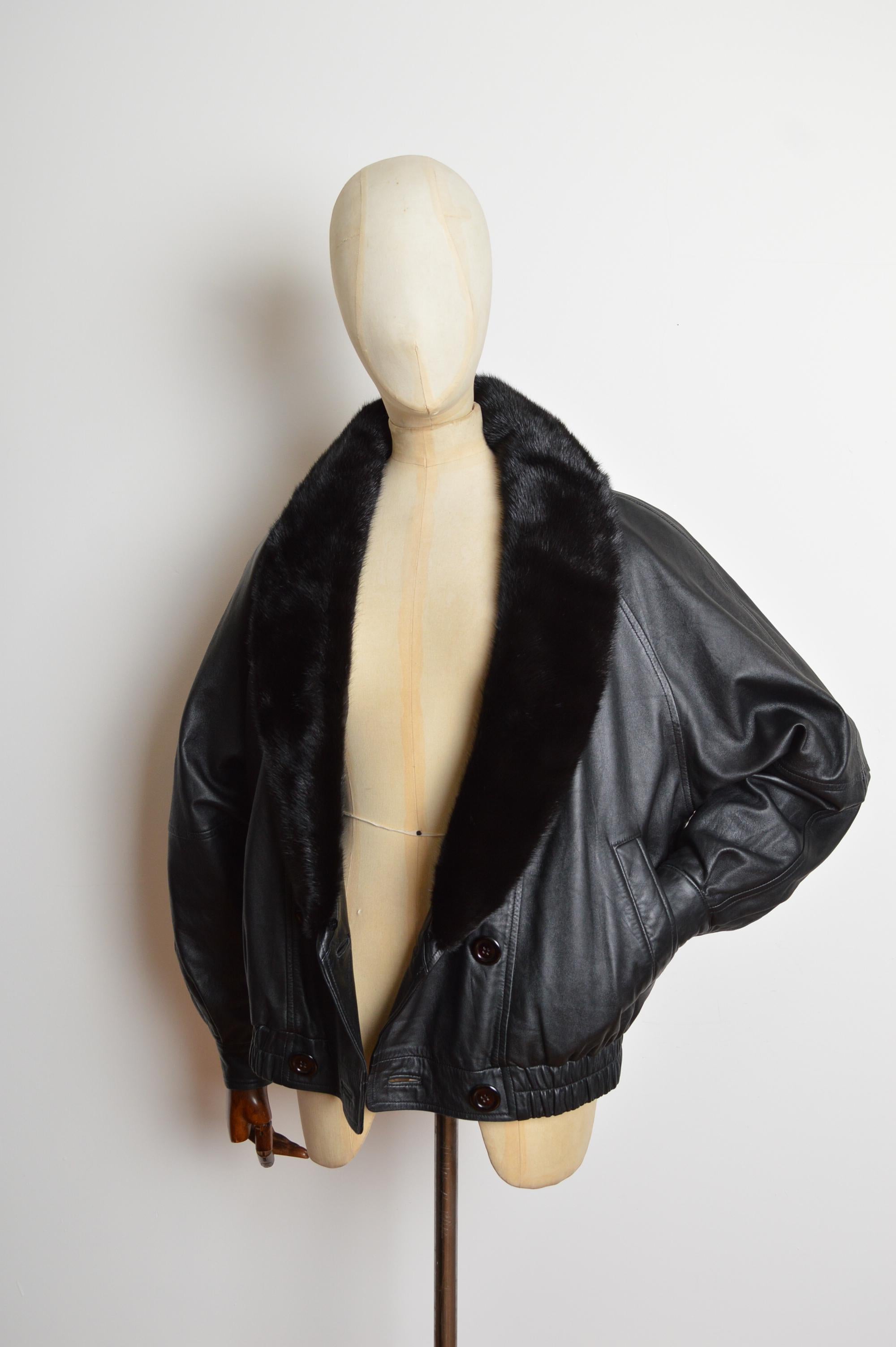 Giacca bomber oversize anni '80 in pelle di nappa e pelliccia di visone, nera e boxy in vendita 4