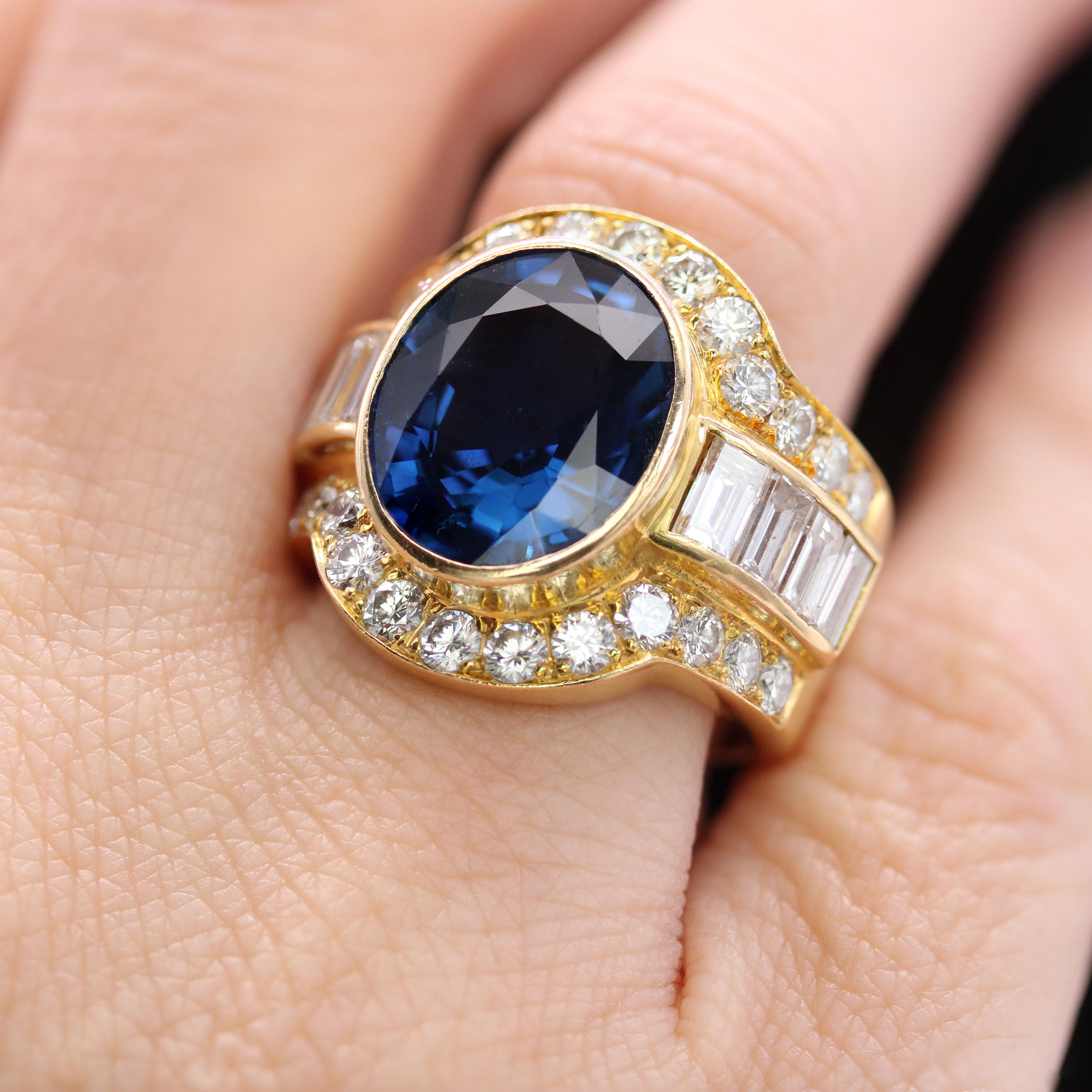 Anillo grande de oro amarillo de 18 quilates con zafiro natural de Camboya de los años 80 en venta 4