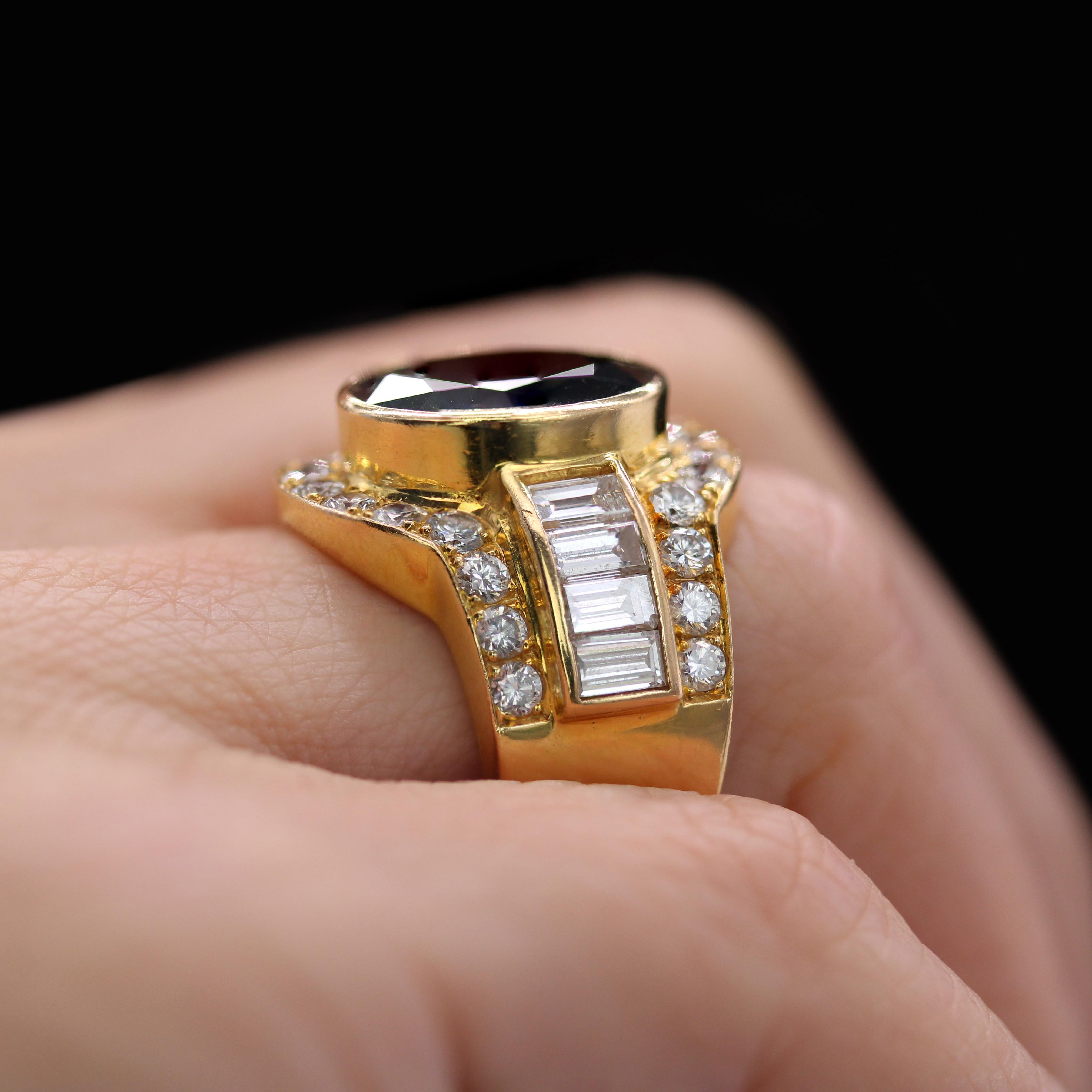 Anillo grande de oro amarillo de 18 quilates con zafiro natural de Camboya de los a�ños 80 en venta 7