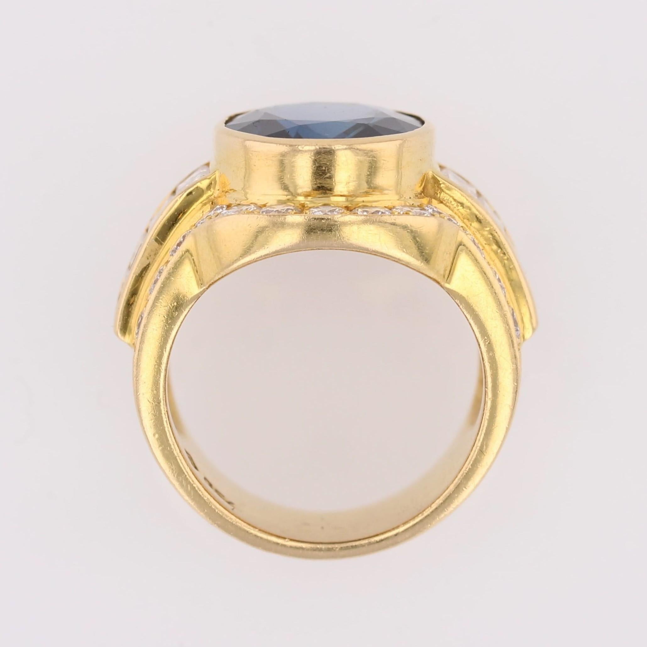 Anillo grande de oro amarillo de 18 quilates con zafiro natural de Camboya de los años 80 en venta 8