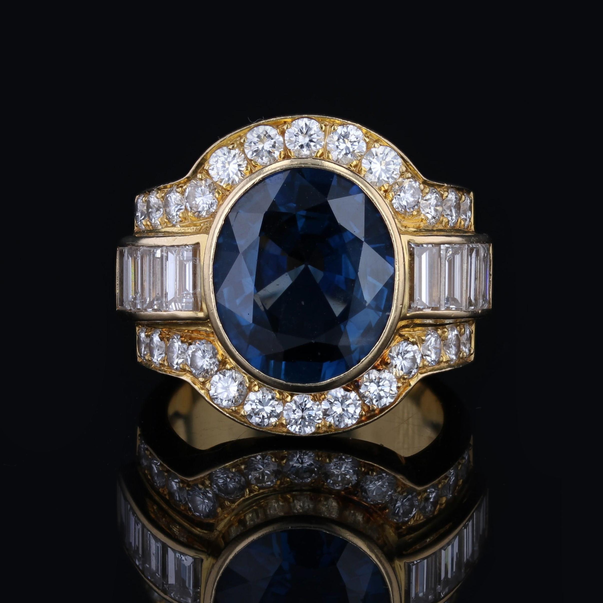 Anillo grande de oro amarillo de 18 quilates con zafiro natural de Camboya de los años 80 en Bueno estado para la venta en Poitiers, FR