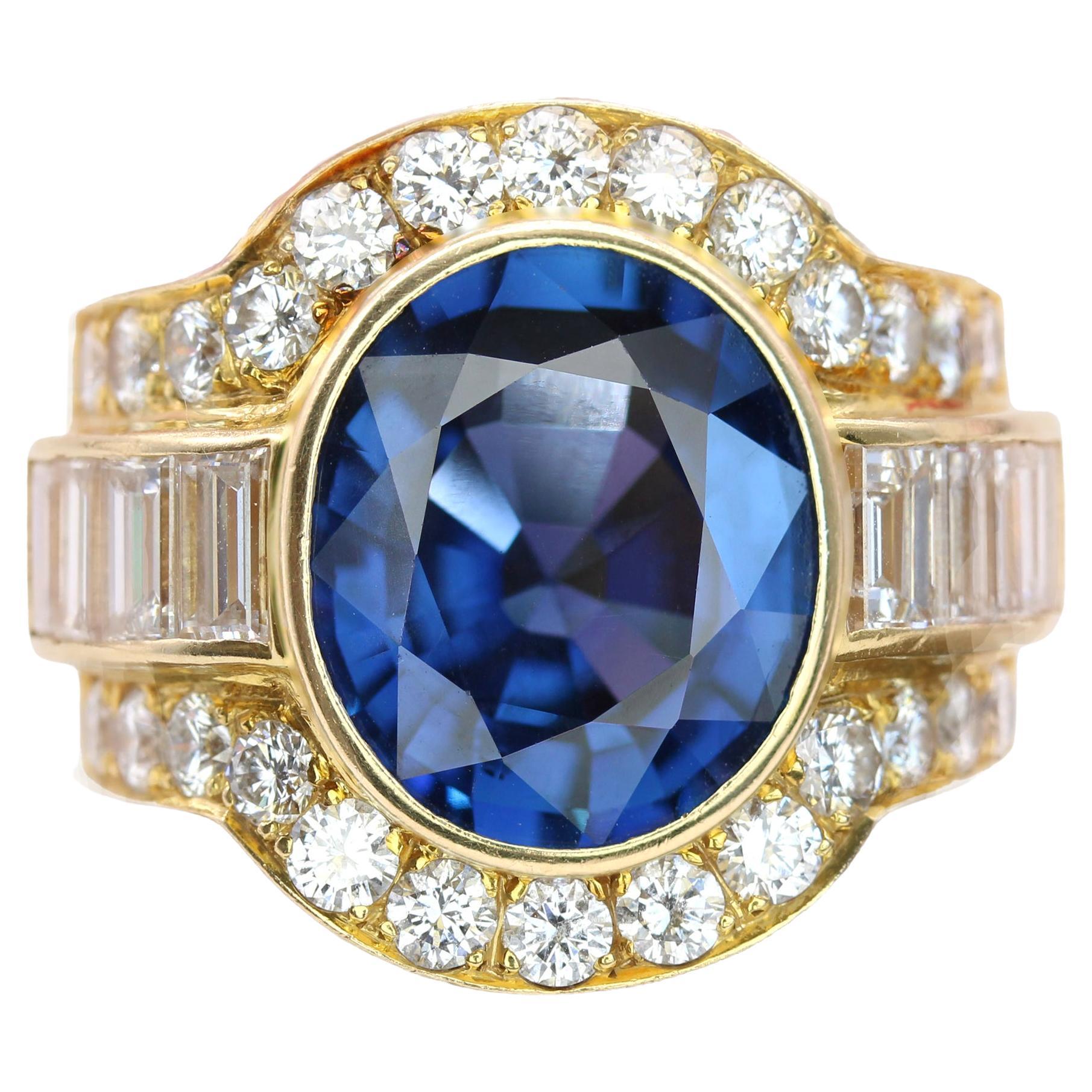 1980s Natural Cambodia Sapphire Diamonds 18 Karat Yellow Gold Large Ring