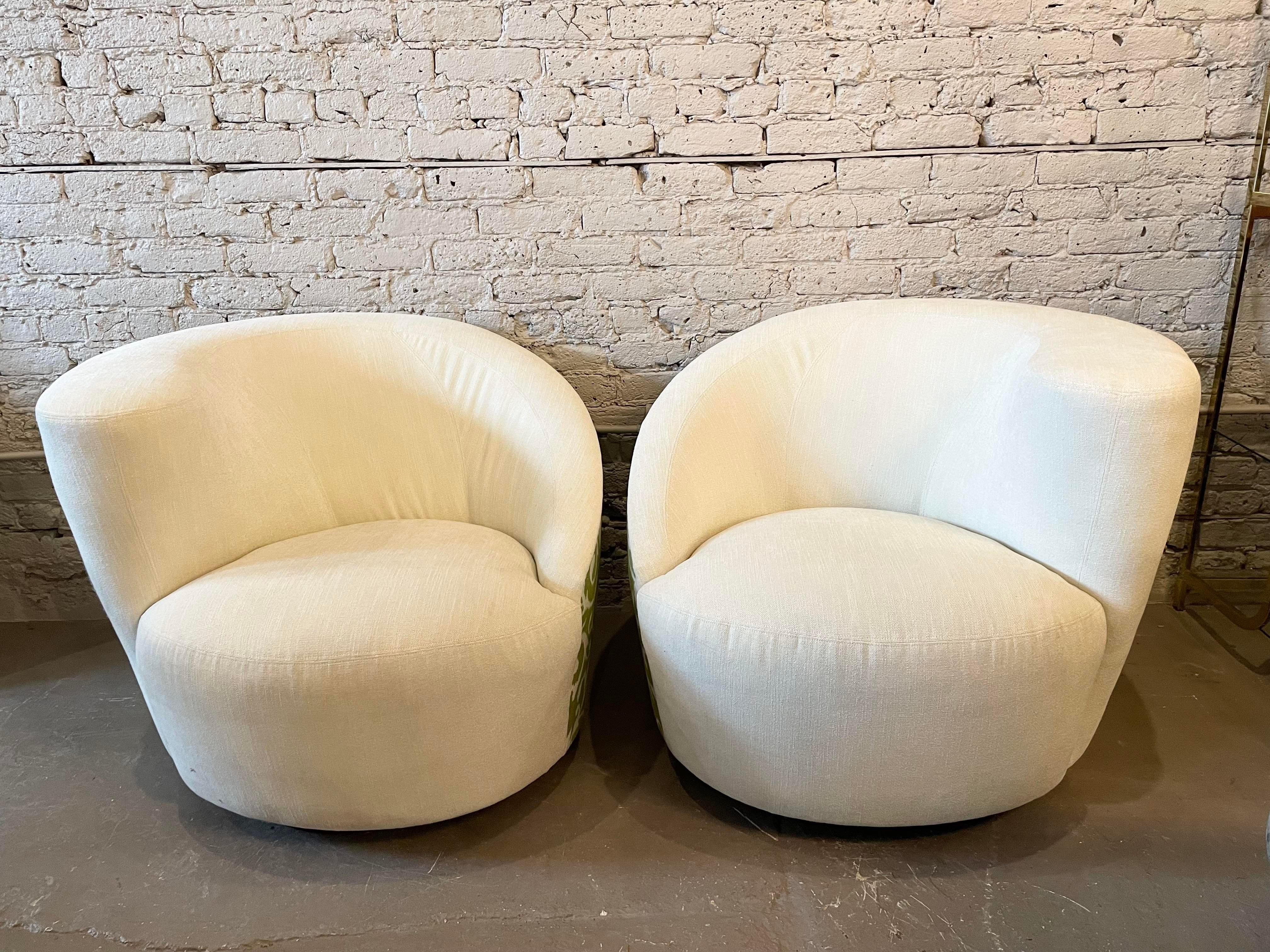 1980s Postmodern Nautilus Corkscrew Chairs, a Pair In Good Condition For Sale In Chicago, IL
