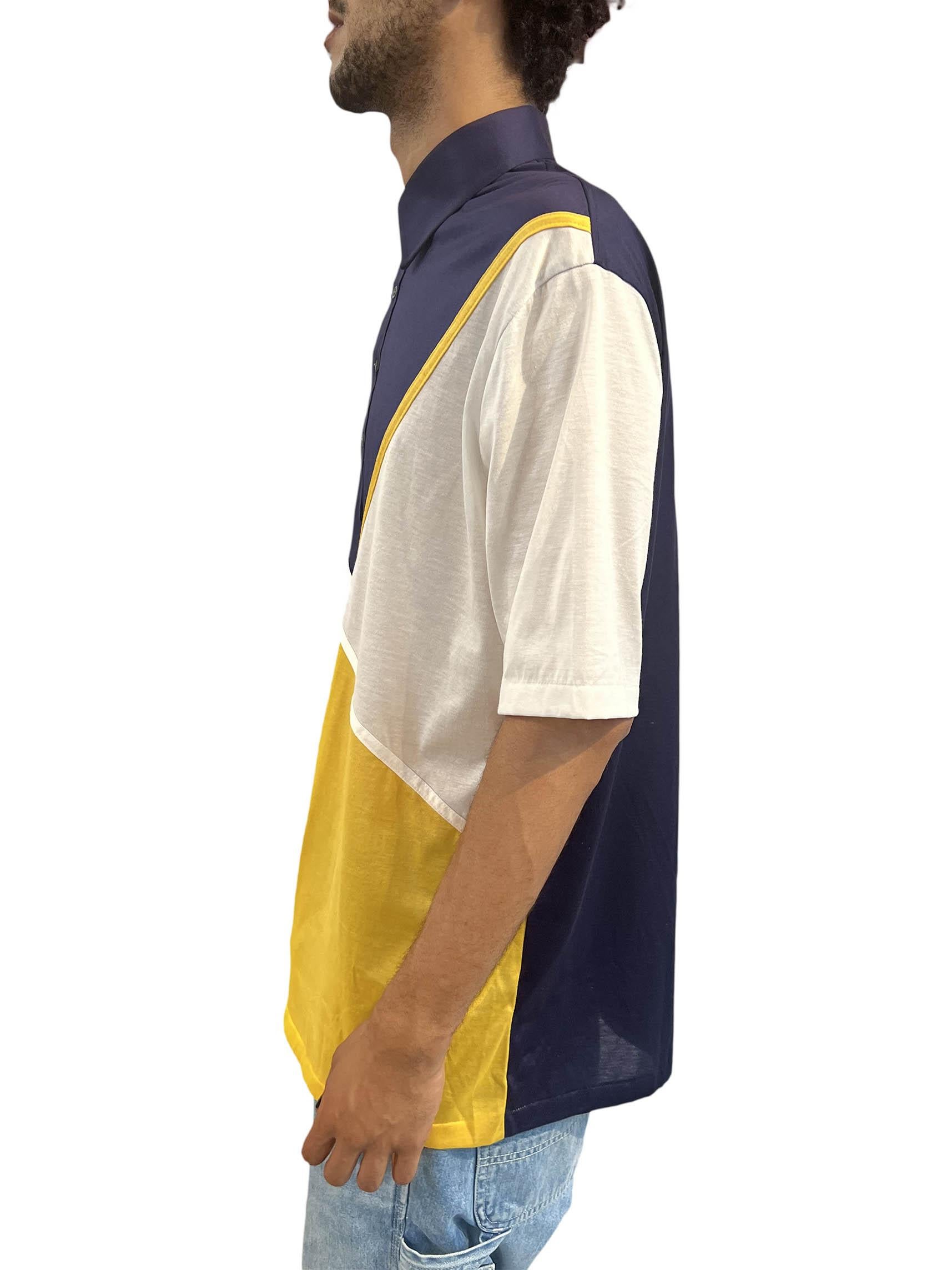 1980S Marineblaues & gelbes Herren-Poloshirt aus feiner Schweizer Baumwolle