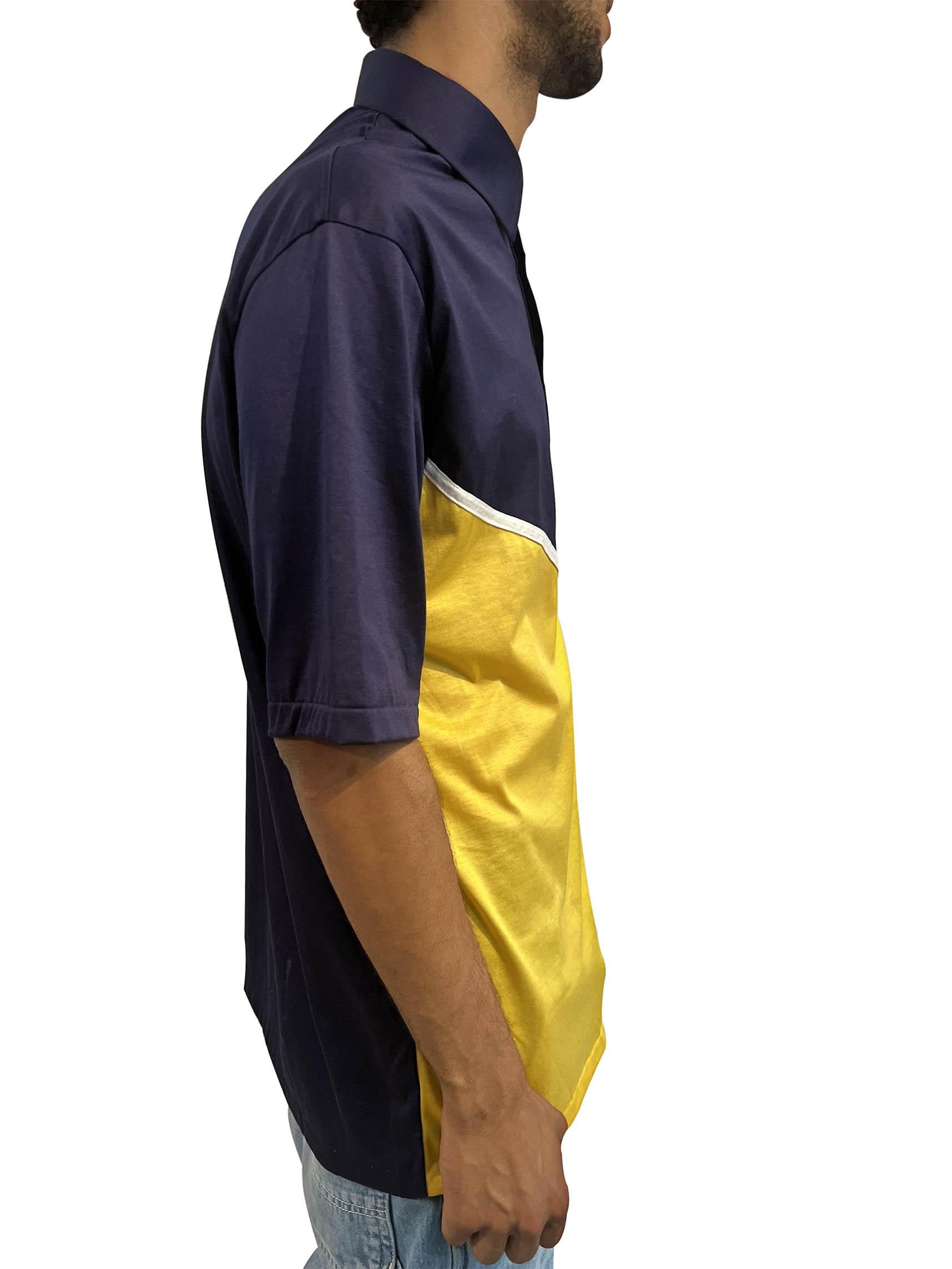 Jaune Polo en coton fin suisse bleu marine et jaune pour hommes des années 1980 en vente