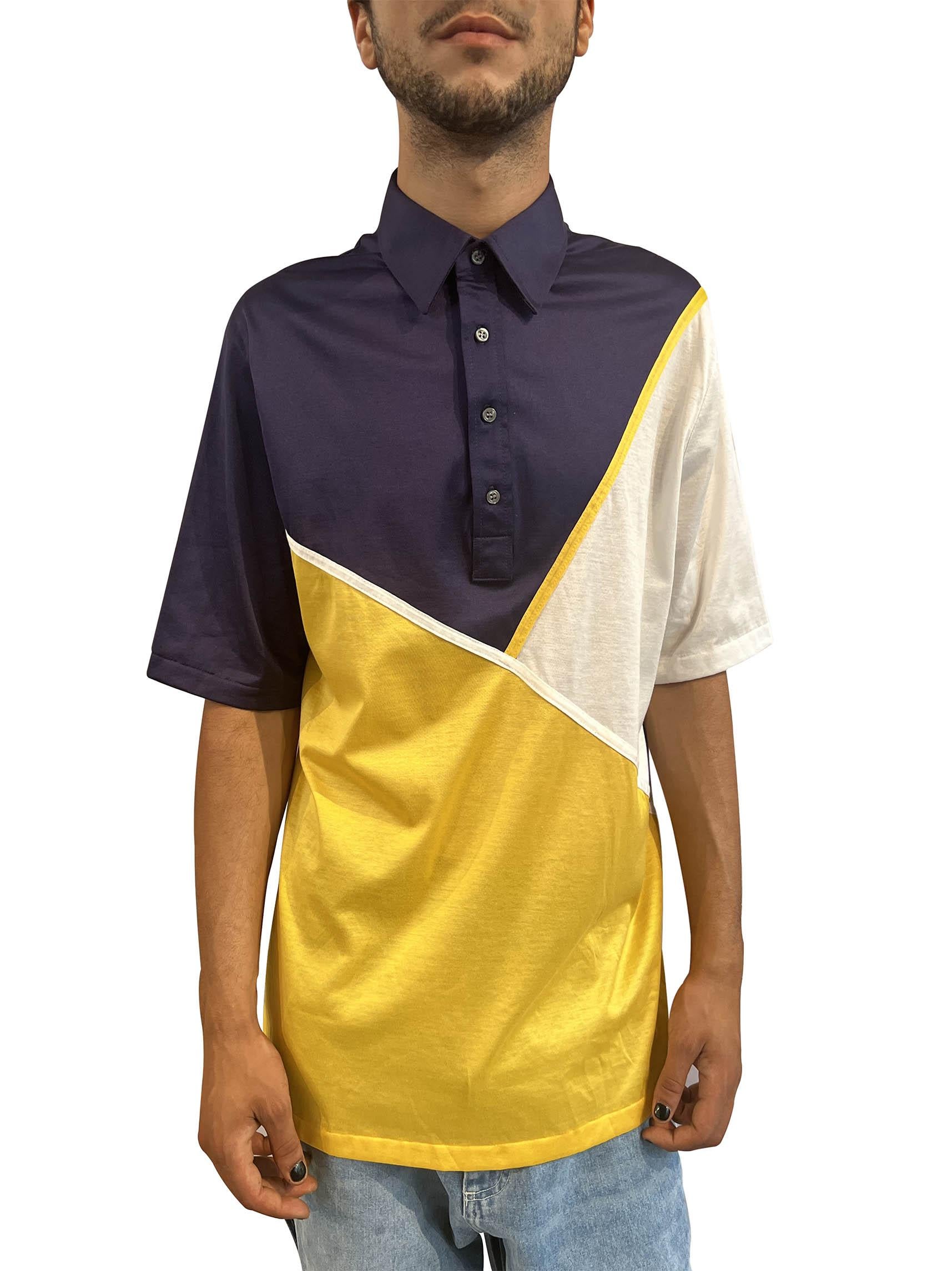 Polo en coton fin suisse bleu marine et jaune pour hommes des années 1980 en vente 1