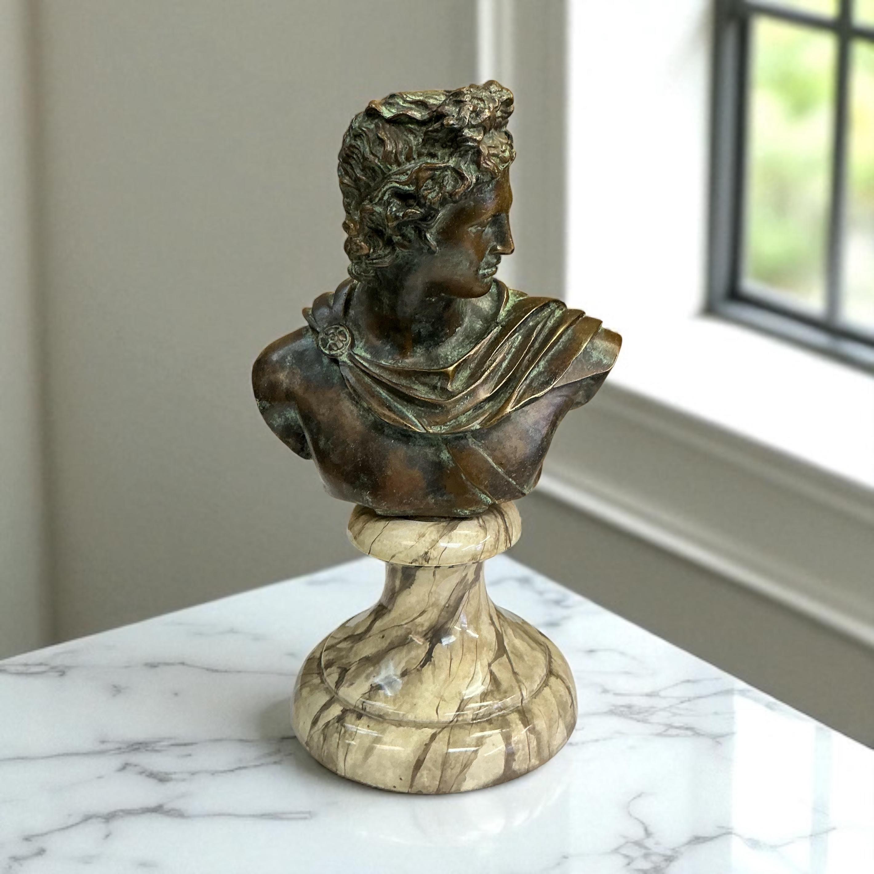 Busto de bronce neoclásico grecorromano Maitland-Smith de los años 80 / Base de mármol - David en venta 4