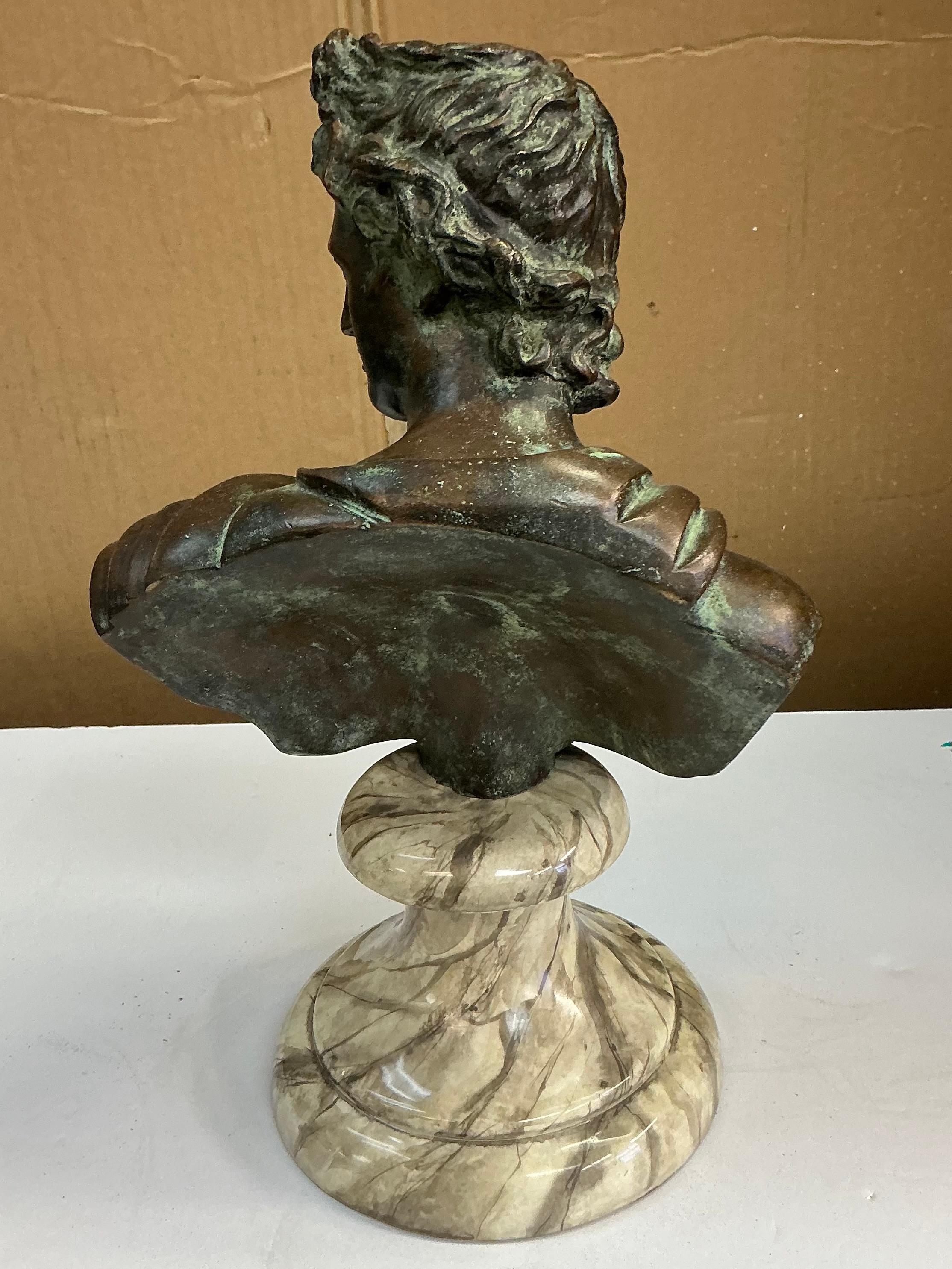 Busto de bronce neoclásico grecorromano Maitland-Smith de los años 80 / Base de mármol - David Filipino en venta