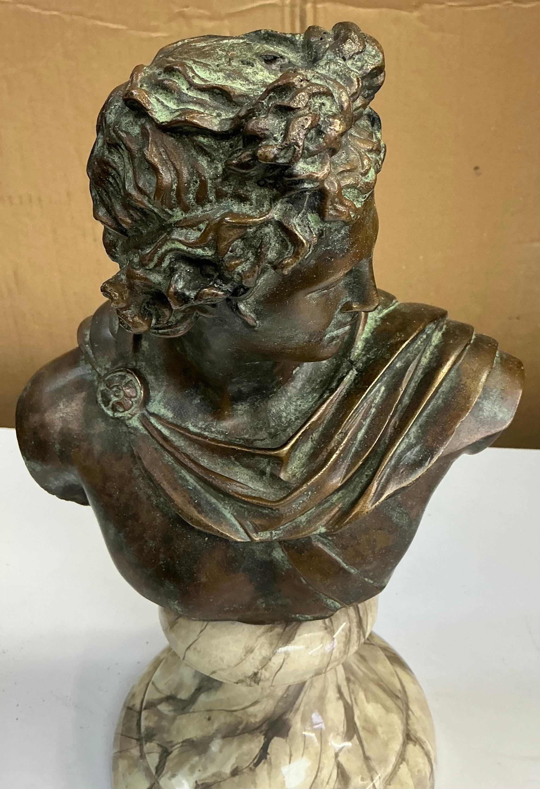 Busto de bronce neoclásico grecorromano Maitland-Smith de los años 80 / Base de mármol - David siglo XX en venta
